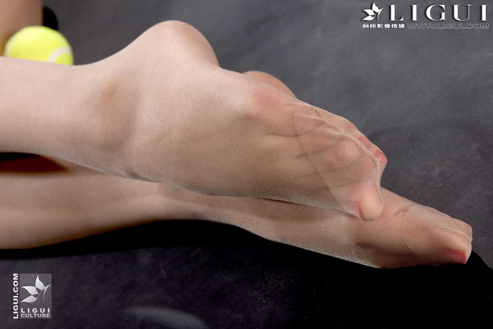 Model 美美《羽毛球美人丝足秀》上中下合集 [丽柜第8张