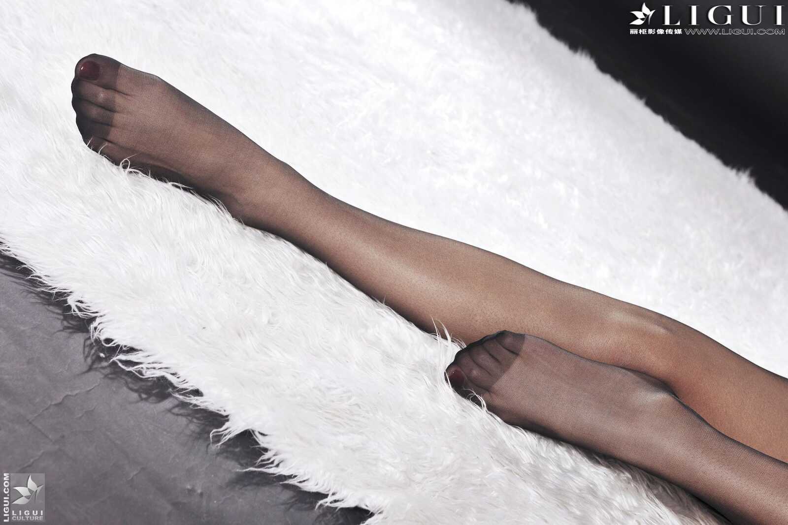 Model 安娜《职业装黑丝美足》 [丽柜LiGui] 美腿玉第6张