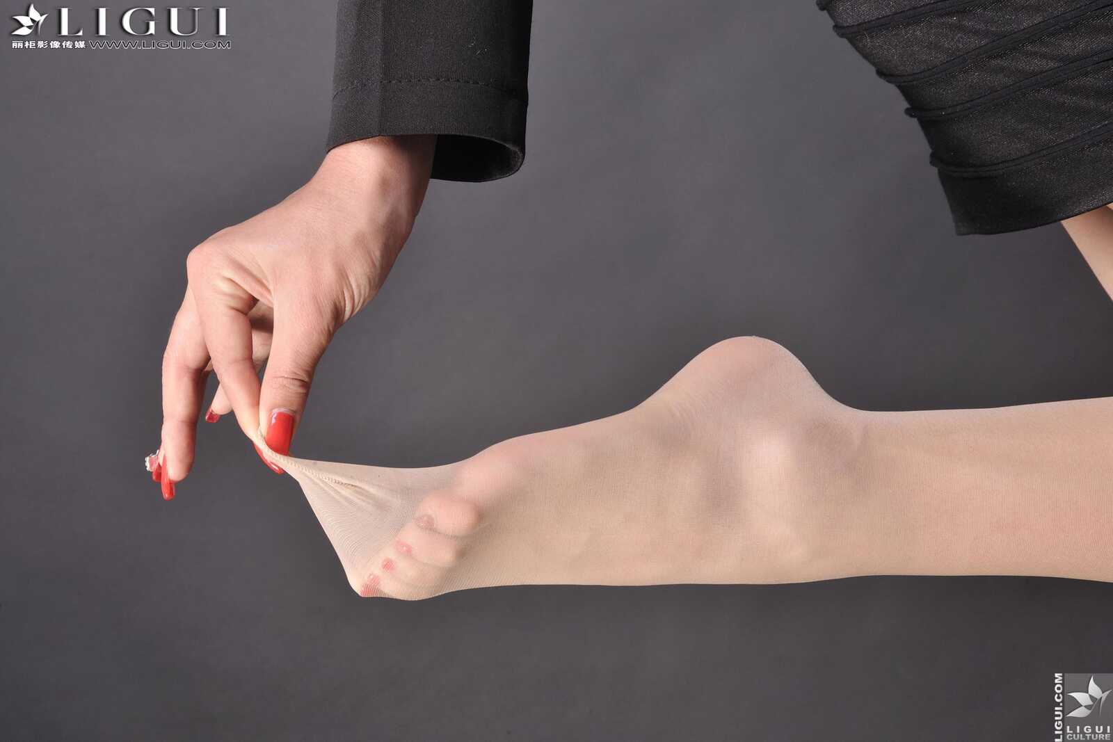 Model 文欣 美腿玉足写真图片 [丽柜LiGui] 2013.03.1第6张