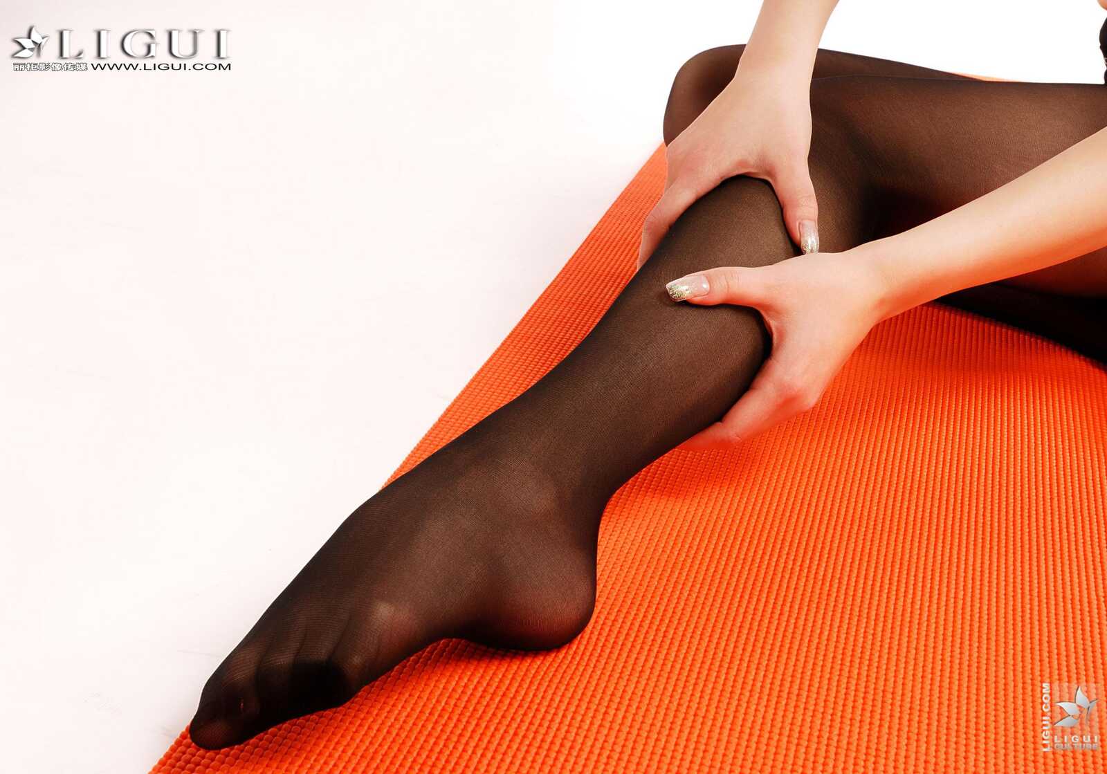 Model Kelly《瑜伽美女》 [丽柜贵足LiGui] 美腿丝足写第2张