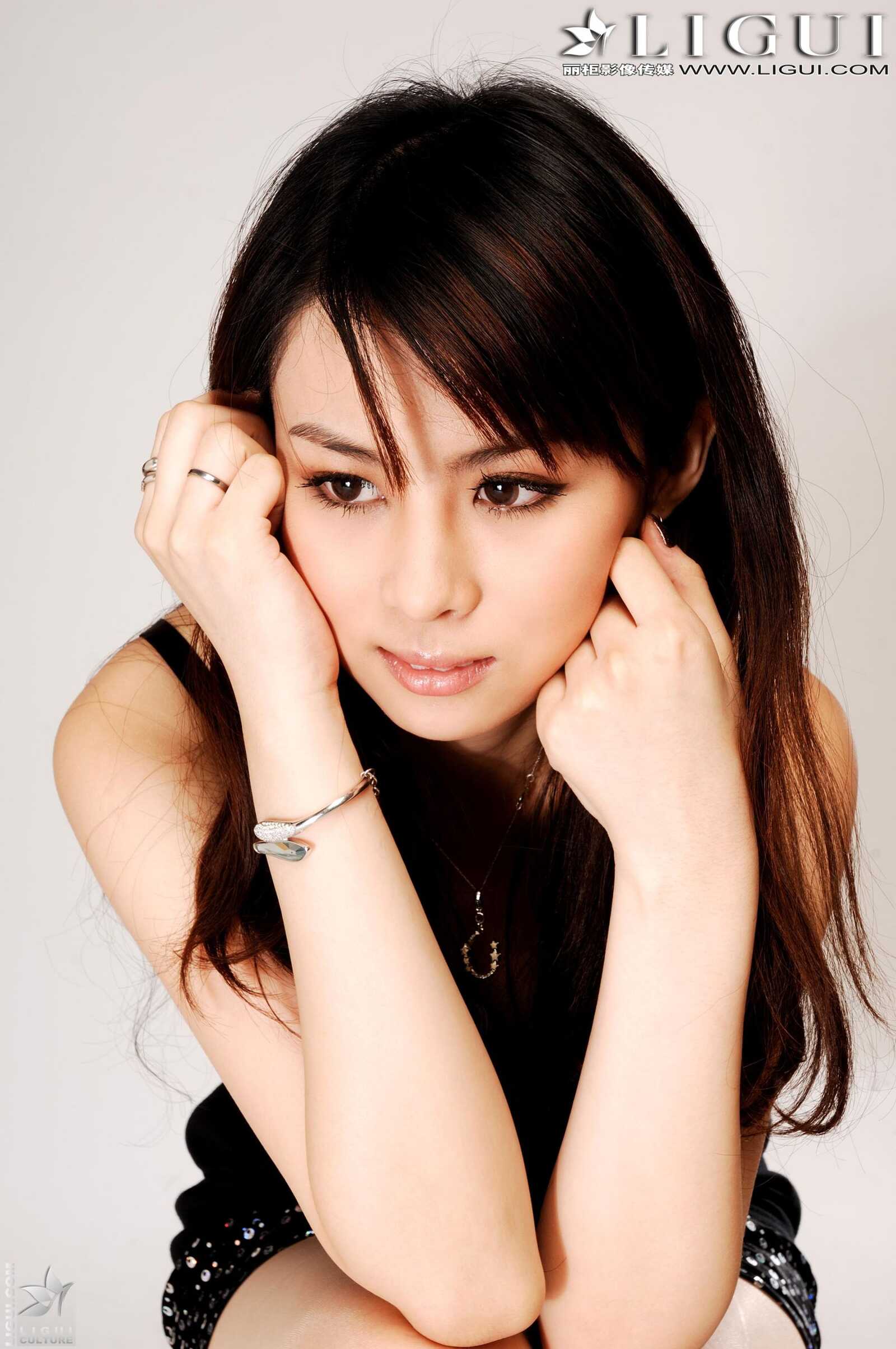 [丽柜LiGui] Model 杨爽 2013.03.29 美腿玉足写真图片第4张