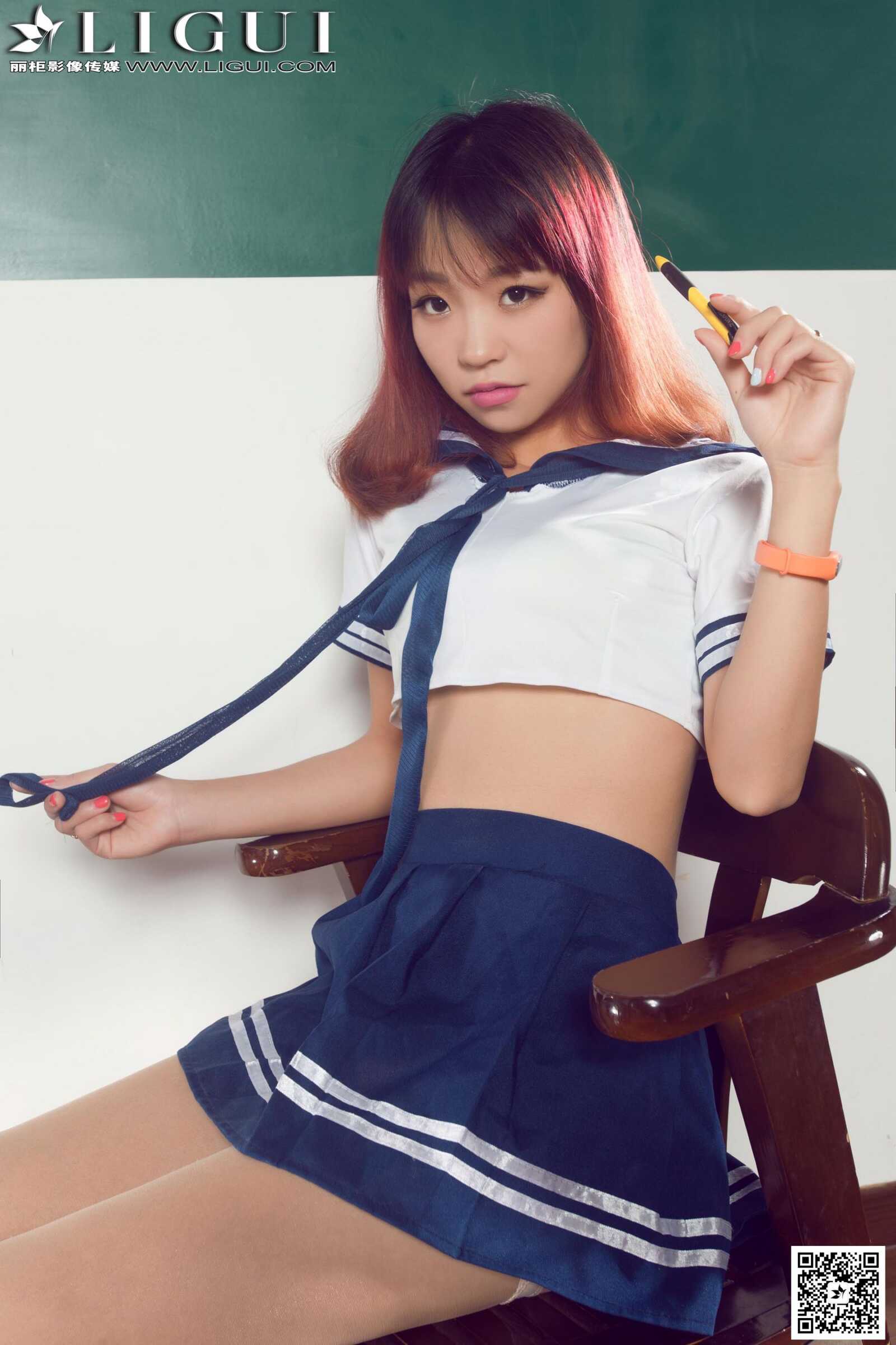 Model Liya《教室里的水手服校花》上下全集 [丽柜第1张