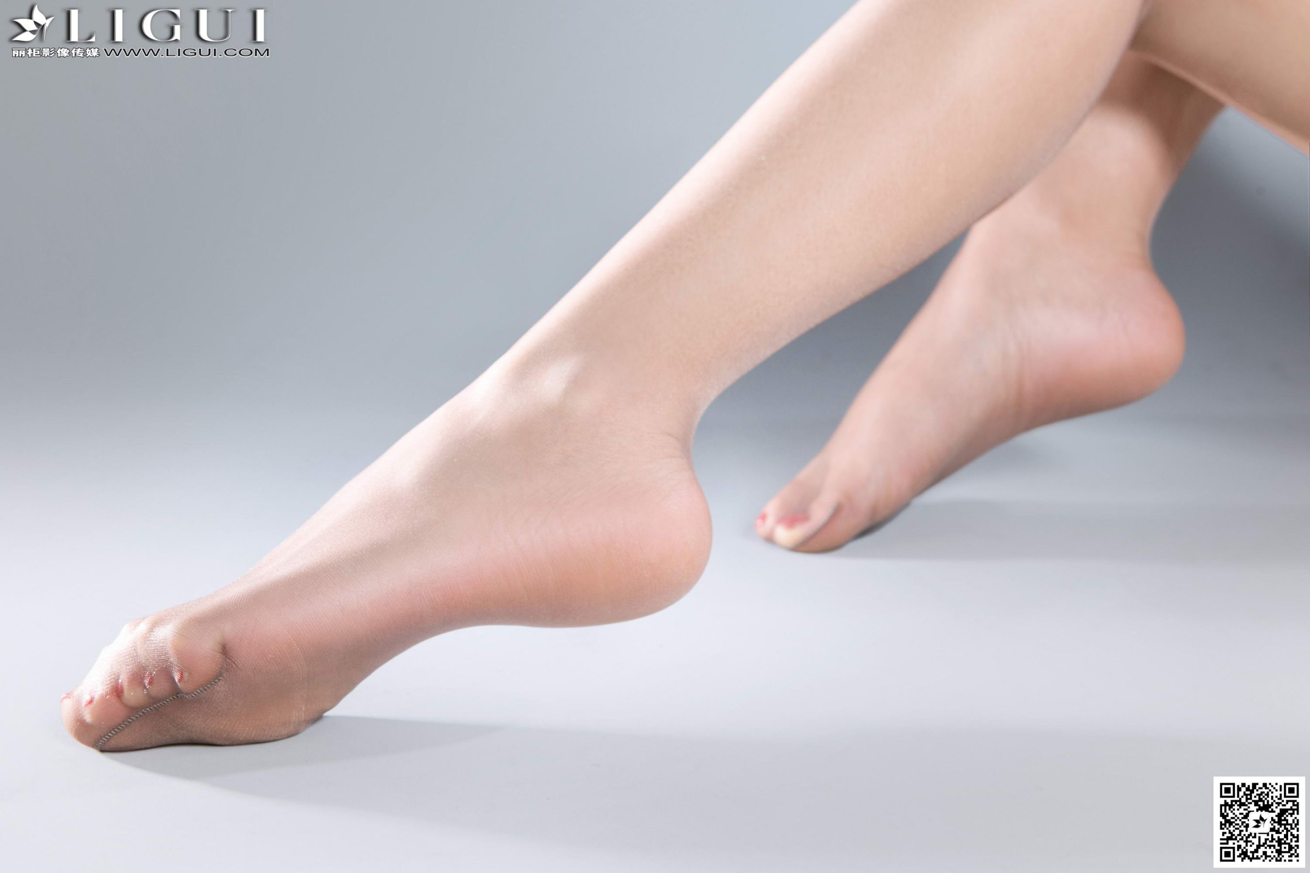 [丽柜LiGui] Model 司琪《清纯甜美的小秘书丝足》上第2张