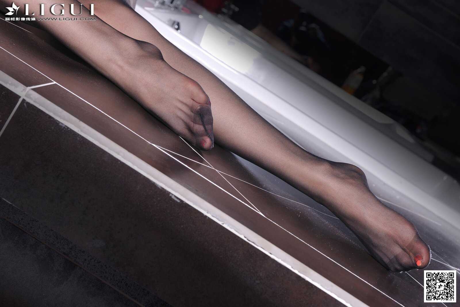 Model 可馨《高跟女郎灰丝美足》上下全集 [丽柜第3张