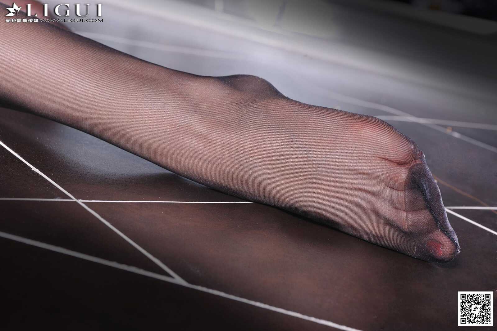 Model 可馨《高跟女郎灰丝美足》上下全集 [丽柜第4张