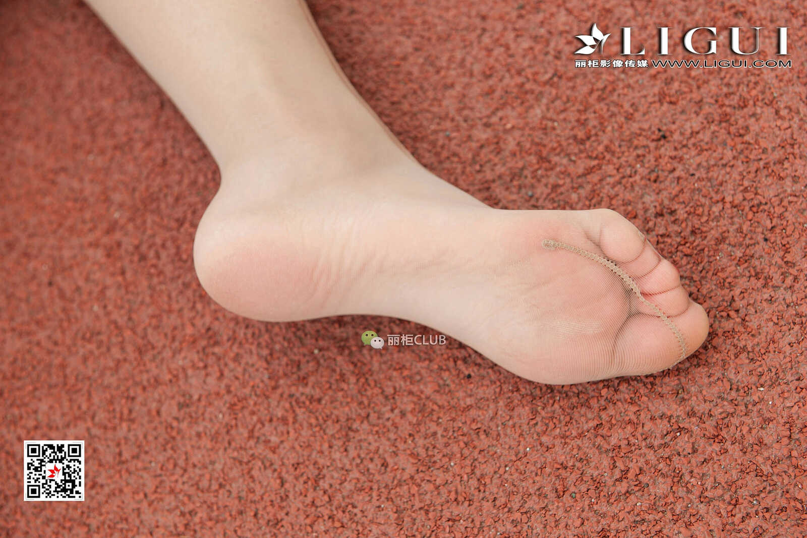 Model 筱筱《滑板少女丝足全套》 [丽柜Ligui] 写真第13张