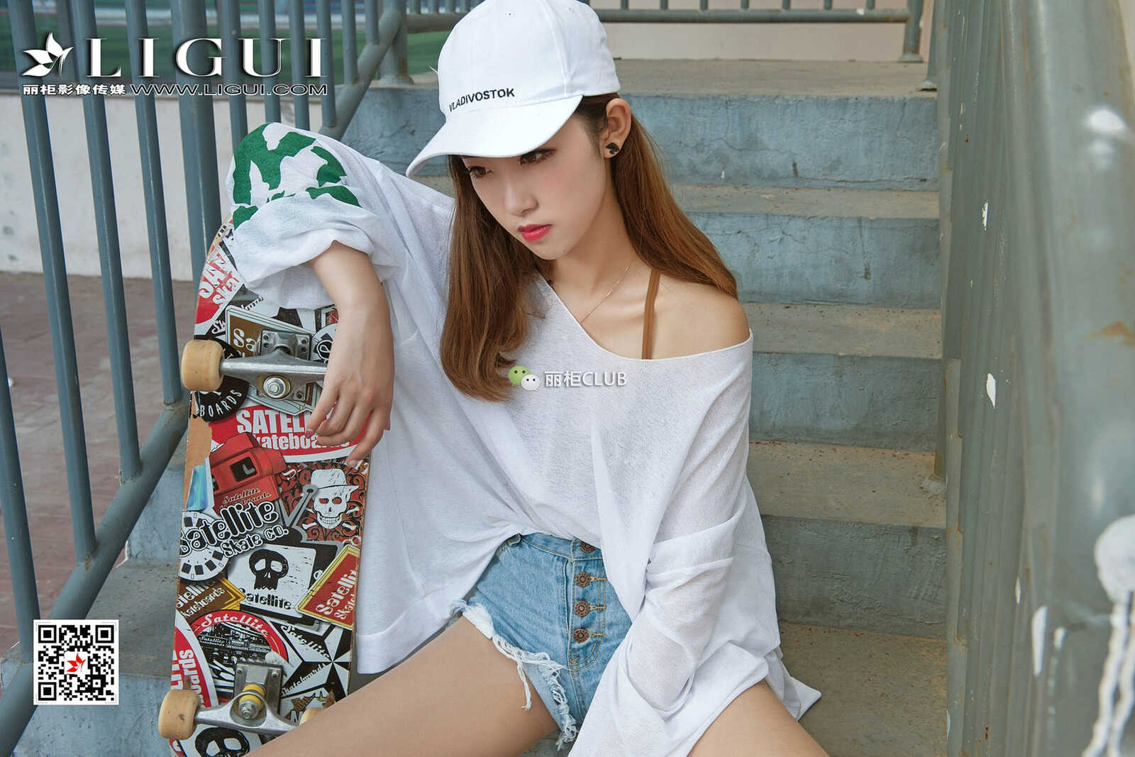 Model 筱筱《滑板少女丝足全套》 [丽柜Ligui] 写真第2张