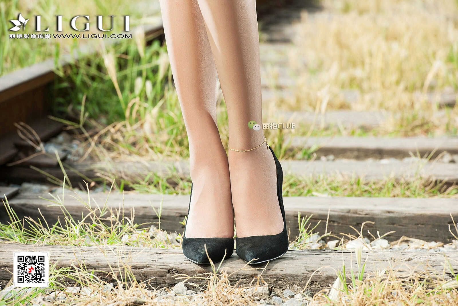 Model 思彤《时尚美腿唯美外拍》 [丽柜Ligui] 写真第12张