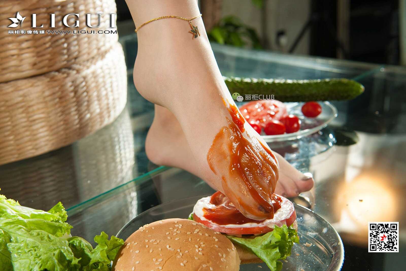 Model 腿模Vicky《汉堡美脚丝足》 [丽柜Ligui] 写真集第2张