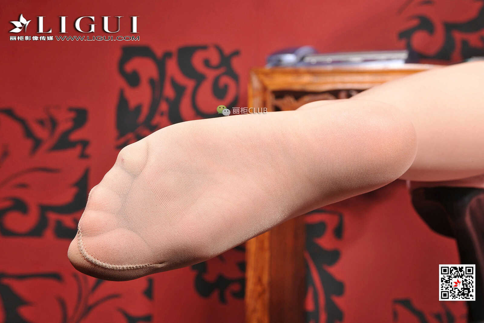 Model 美辰《粉色小秘书丝足》 [丽柜Ligui] 写真集第2张