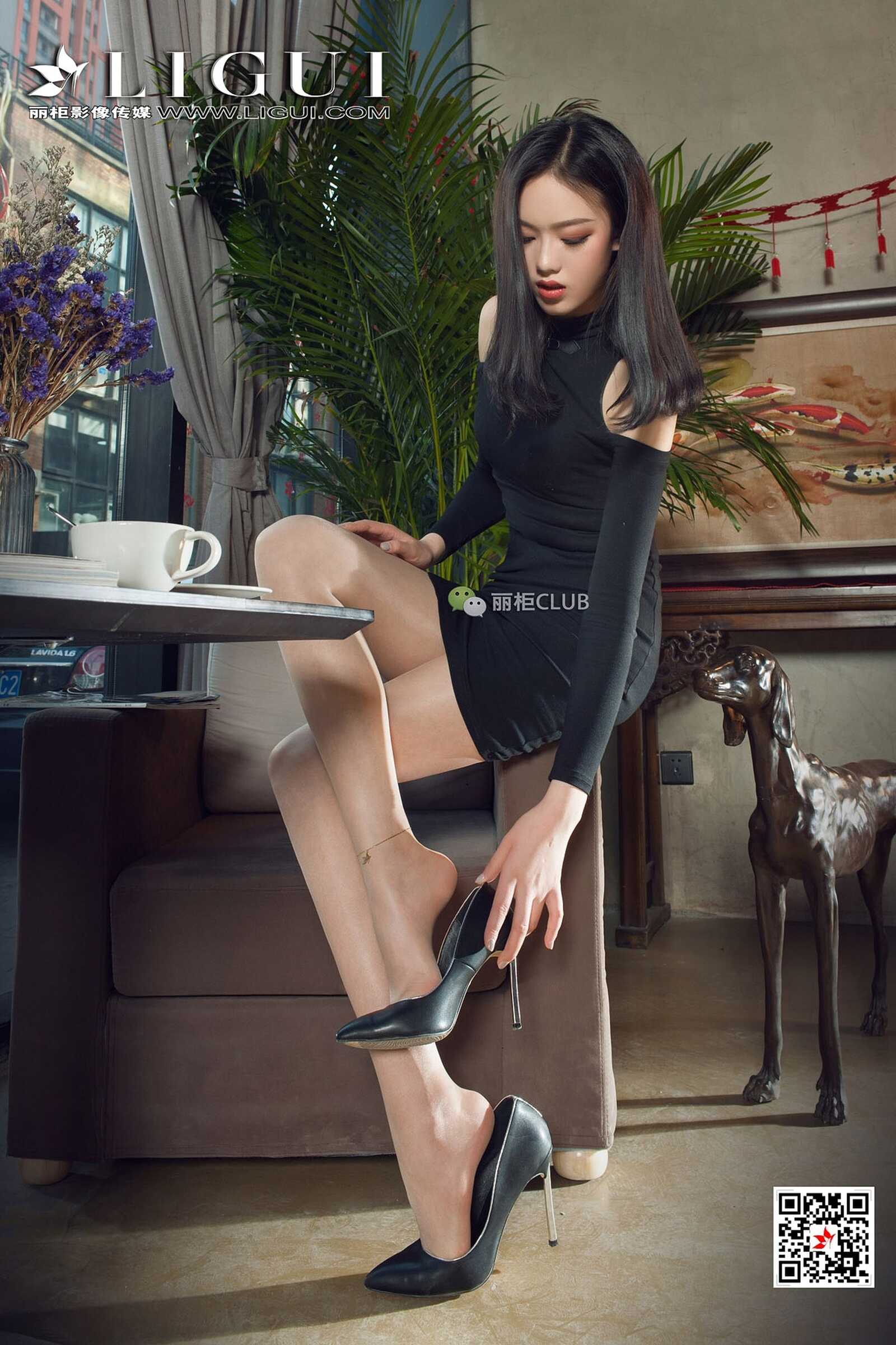 腿模敏儿《OL肉丝高跟》 [丽柜Ligui] 写真集第1张