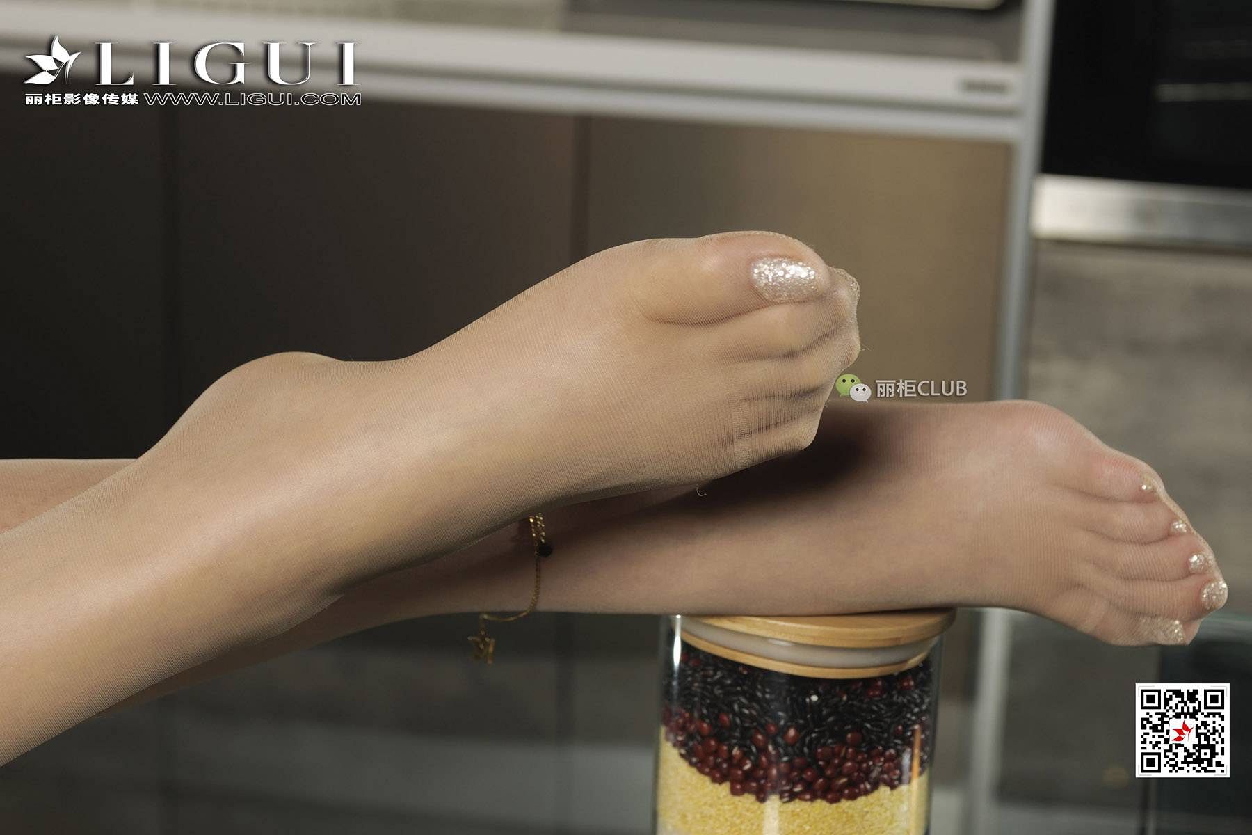 腿模敏儿《肉丝美厨娘》 [丽柜Ligui] 写真集第3张