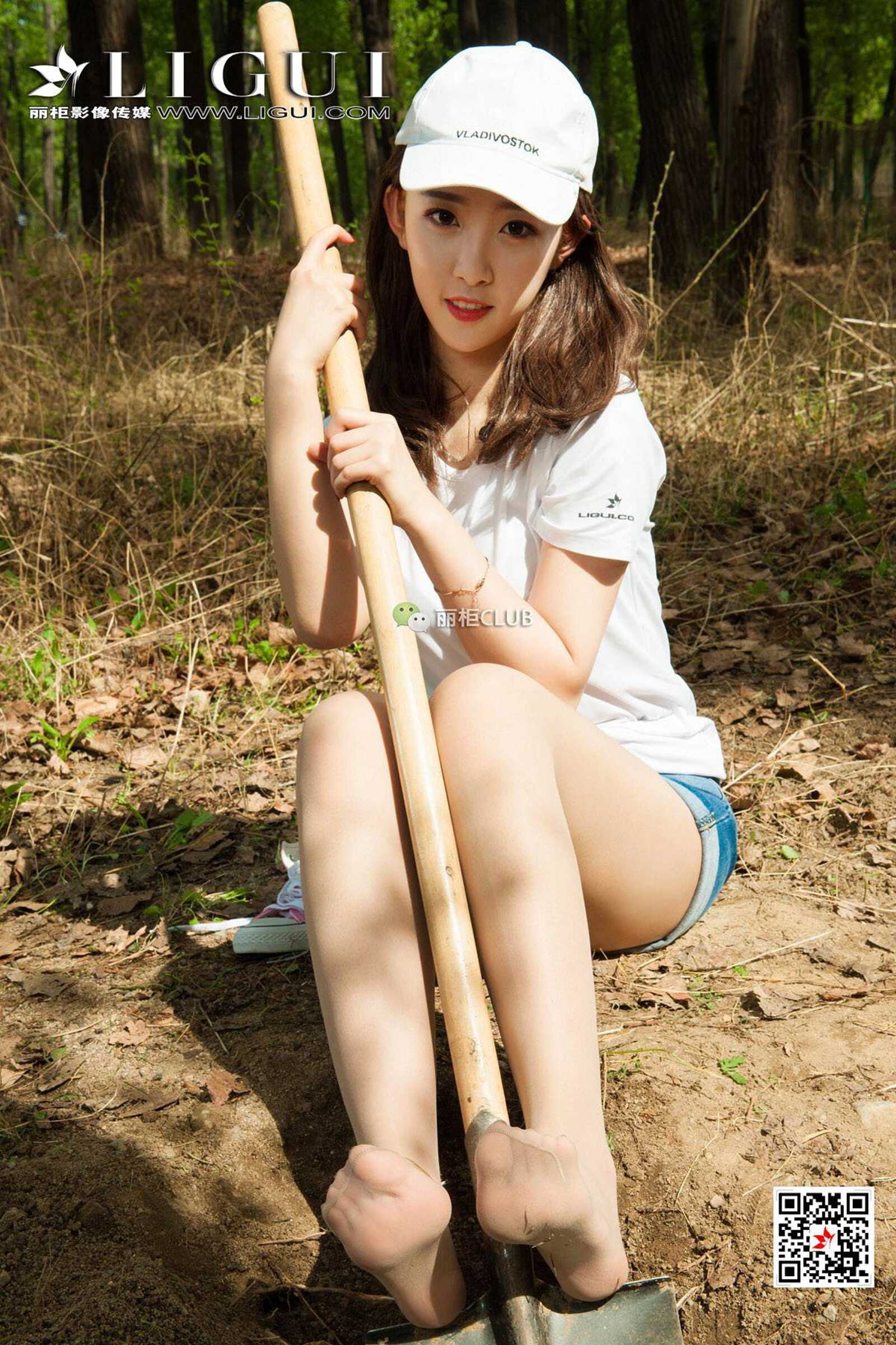 腿模雪糕&amp;amp;筱筱《户外丝足》 [丽柜LIGUI] 美腿丝第16张