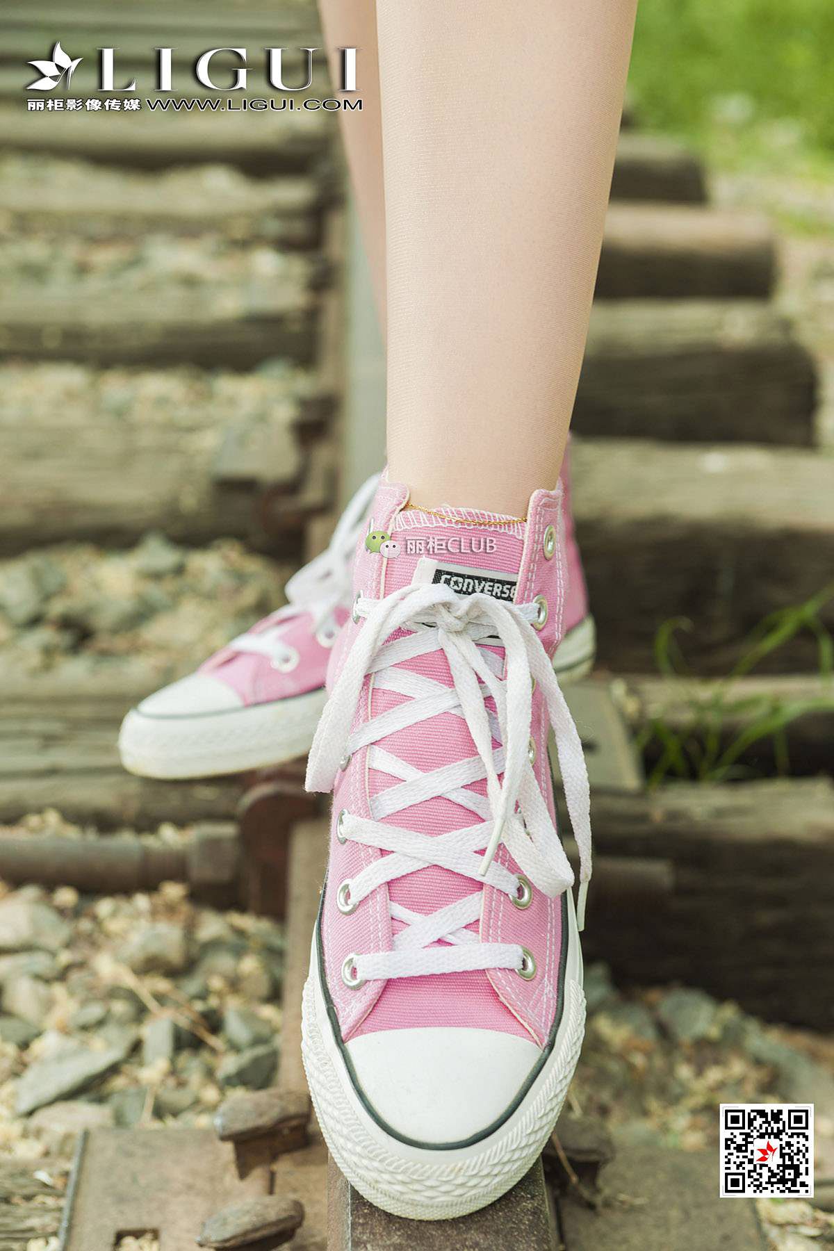 腿模小戈《文艺丝足少女》 [丽柜LIGUI] 美腿丝足第1张