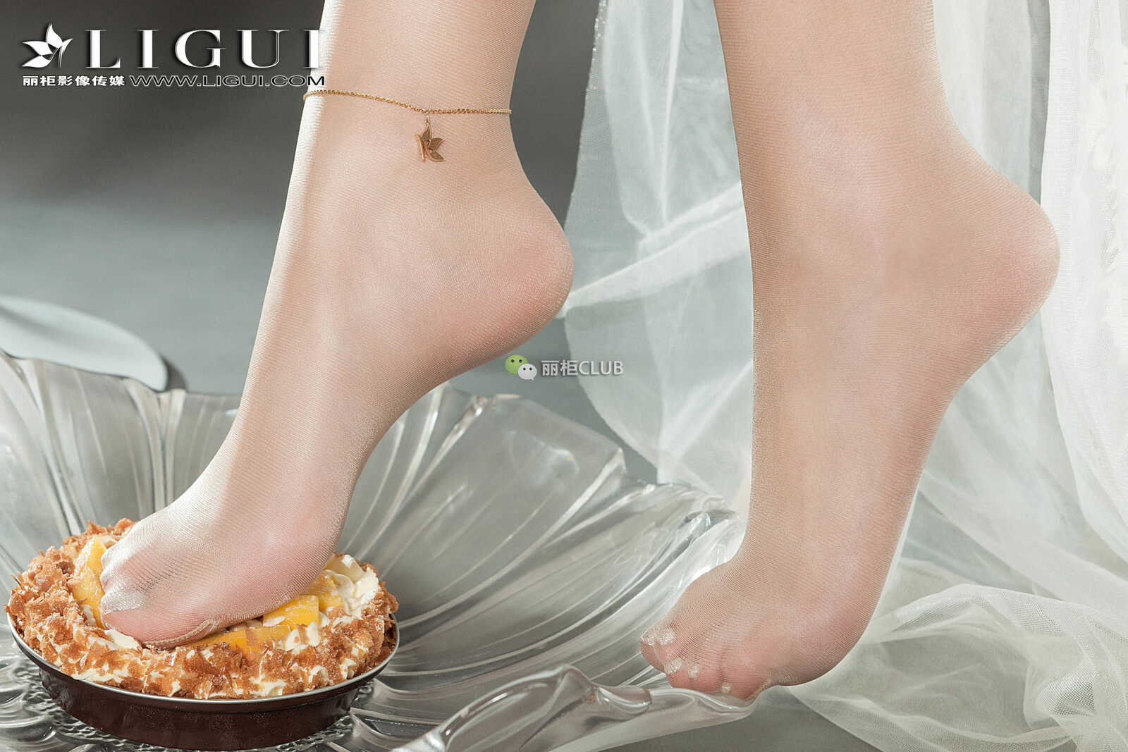 腿模筱筱《披萨丝足》 [丽柜Ligui] 写真集第16张