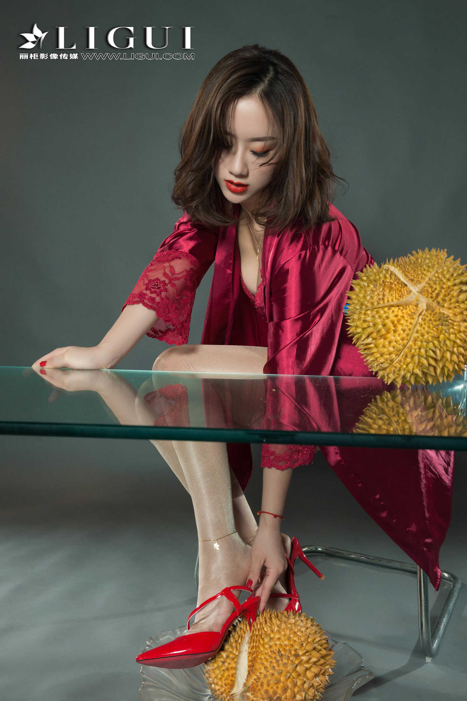 足模然然《榴莲丝袜少妇》 [丽柜Liguil] 写真集第11张