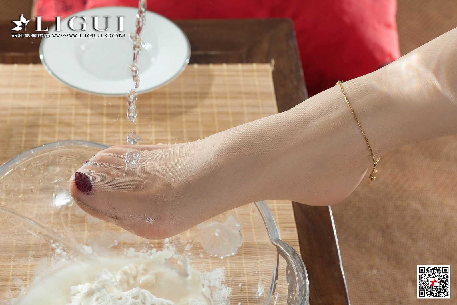 模特凉儿《肉丝厨娘》 [丽柜Ligui] 网络丽人 写真第5张