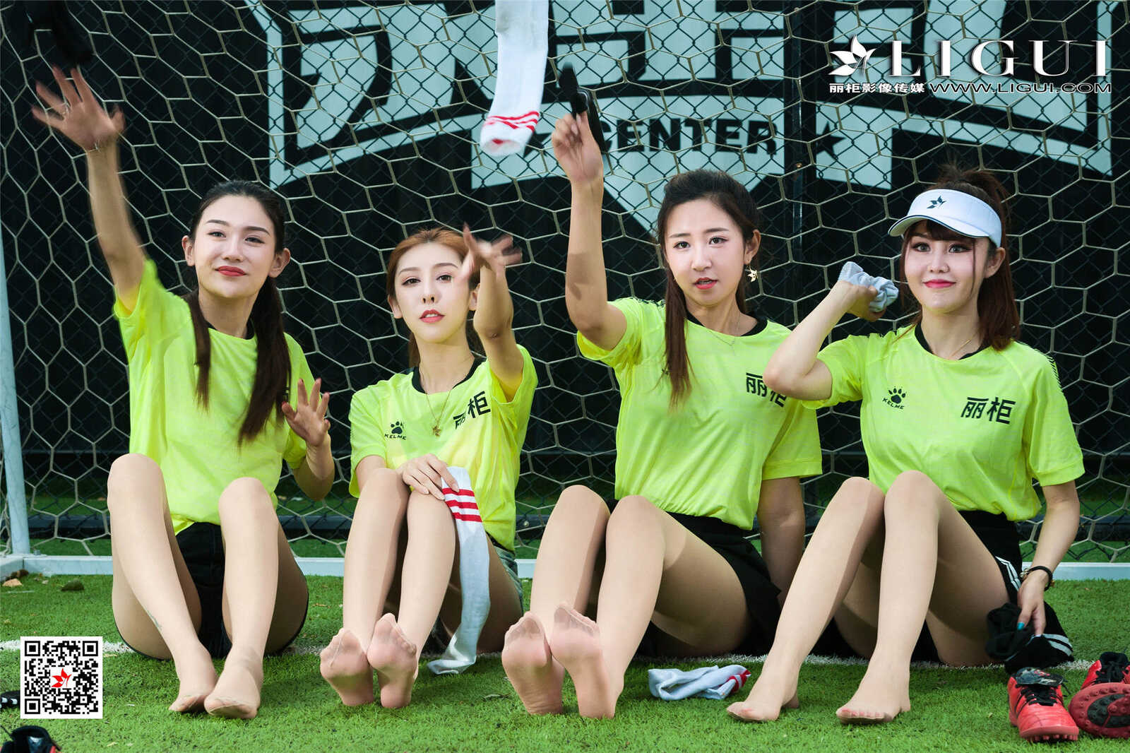 兔子&凉儿&甜甜&允娜《足球丝足》 [丽柜第14张
