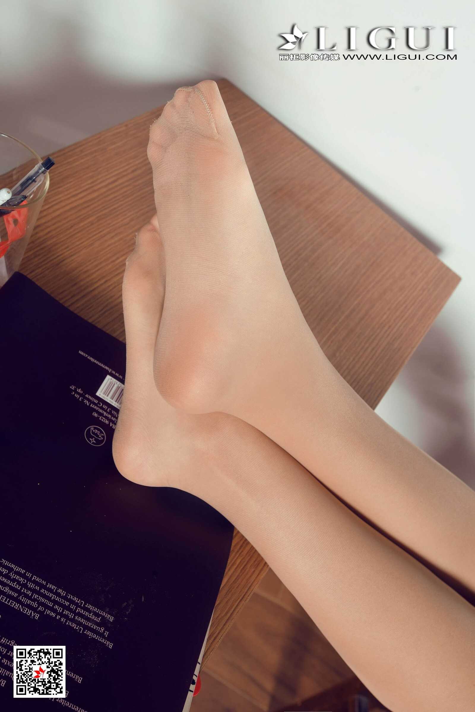 腿模ALAN《教室丝足高跟》 [丽柜Ligui] 写真集第14张