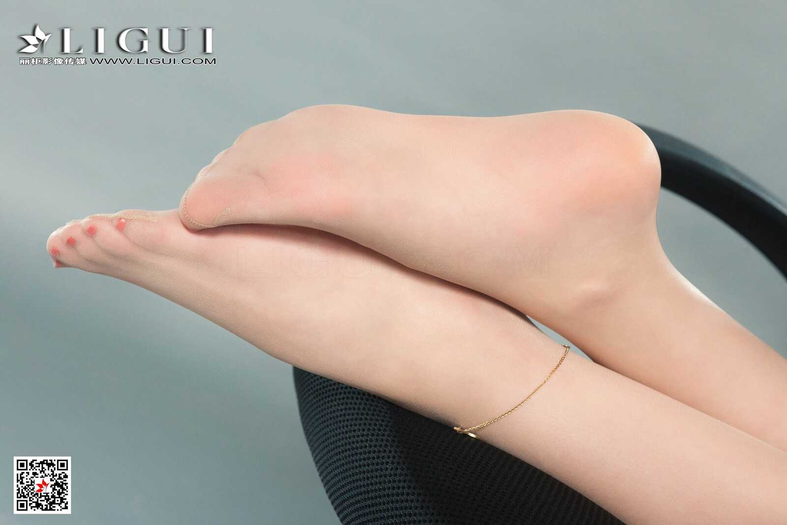 腿模玲玲《肉丝美腿OL》 [丽柜LIGUI] 网络丽人 写第12张