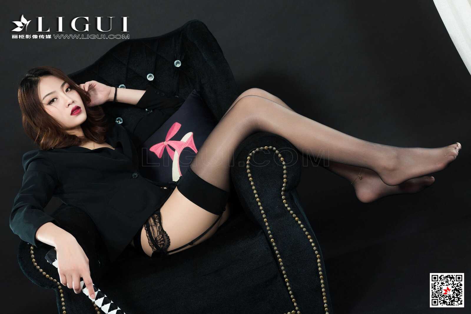 腿模Xilly《黑丝皮鞭系列》 [丽柜美束LIGUI] 网络丽第10张