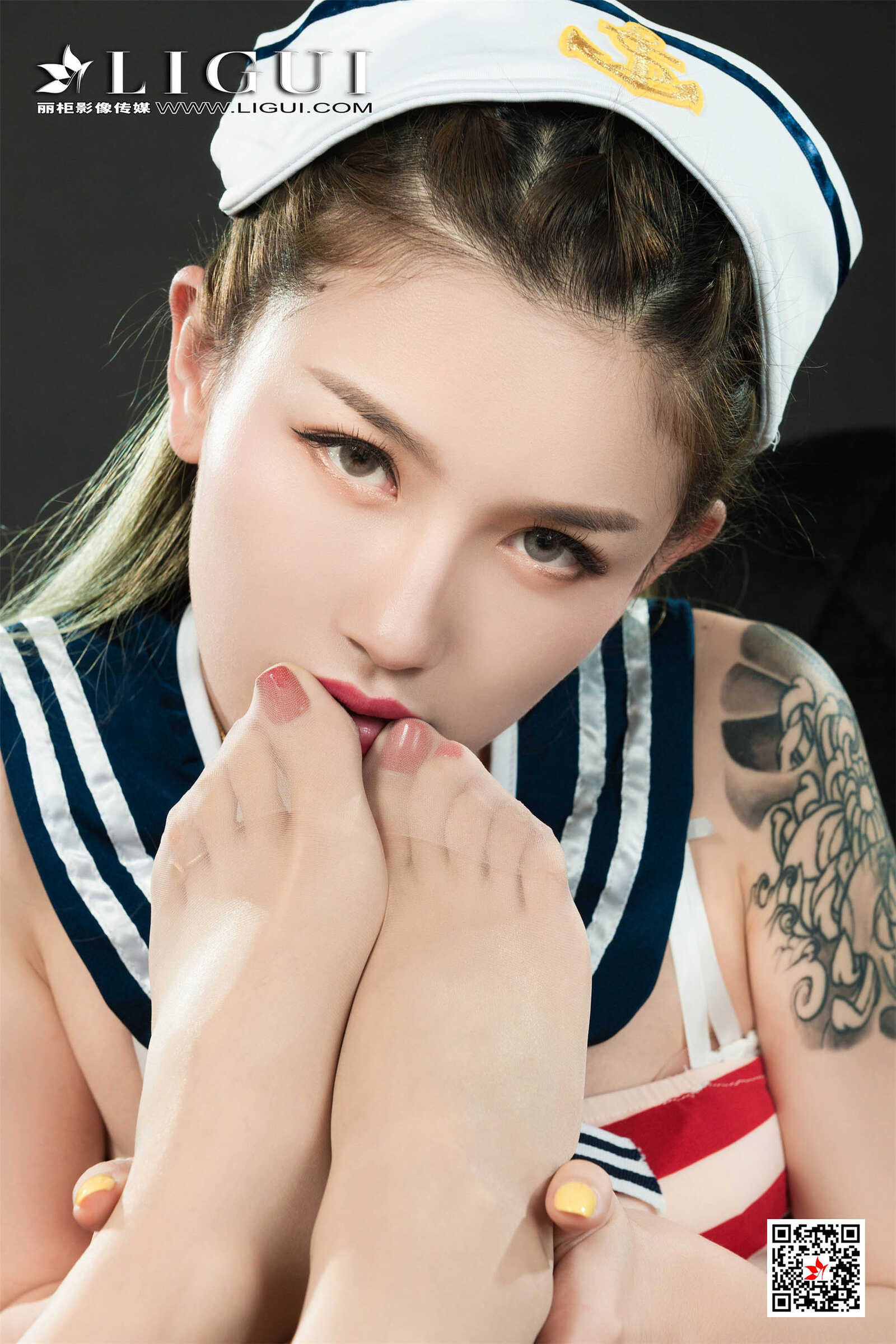 兔子&甜甜《双生海军姐妹花丝足》 [丽柜Lig第3张