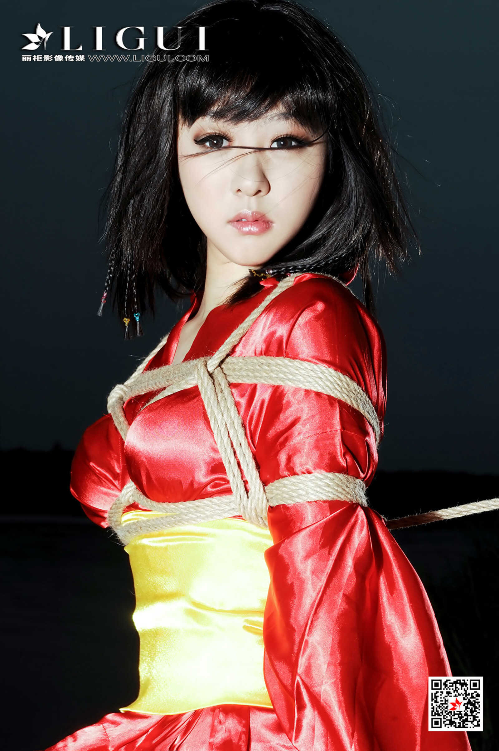 模特佩佩《黑夜美束》 [丽柜Ligui] 精品图集 写真第4张