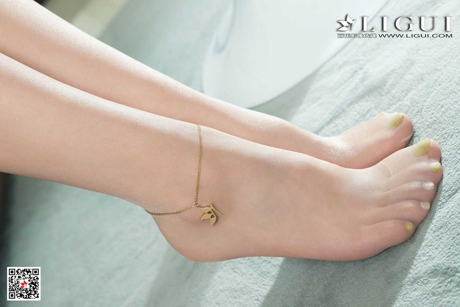 Model 程程《沙发肉丝OL》 [丽柜Ligui] 写真集第3张