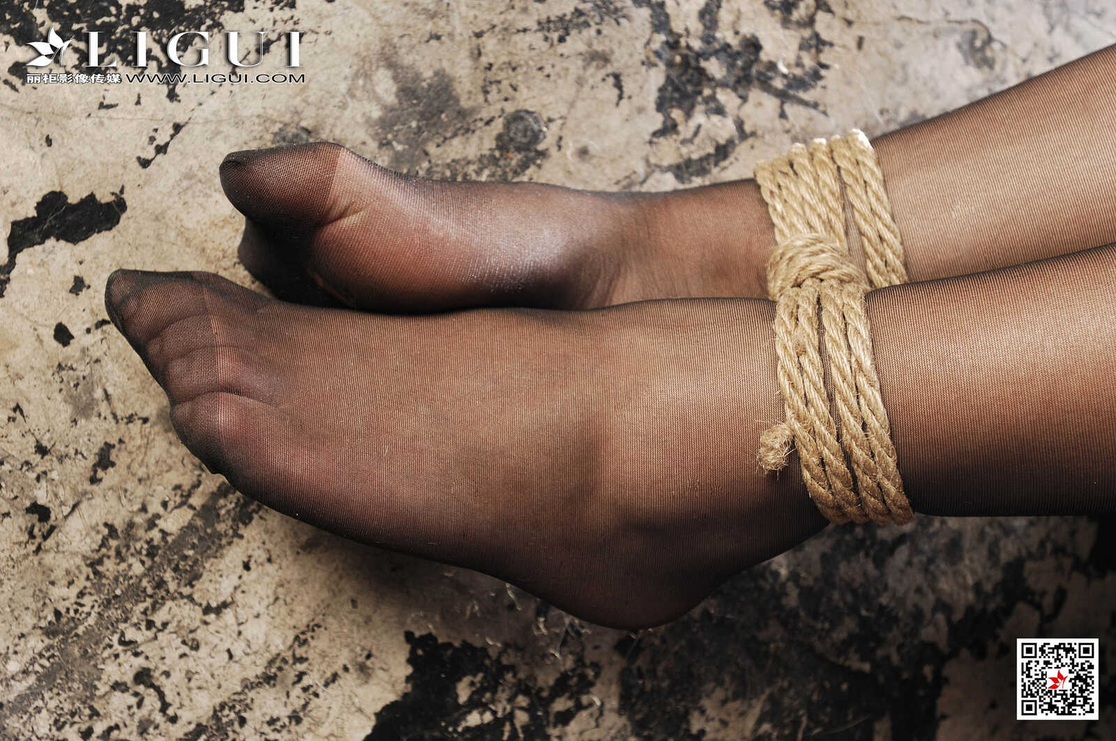 Model 苏菲《黑丝绳艺捆绑》 [丽柜美束Ligui] 写真第4张