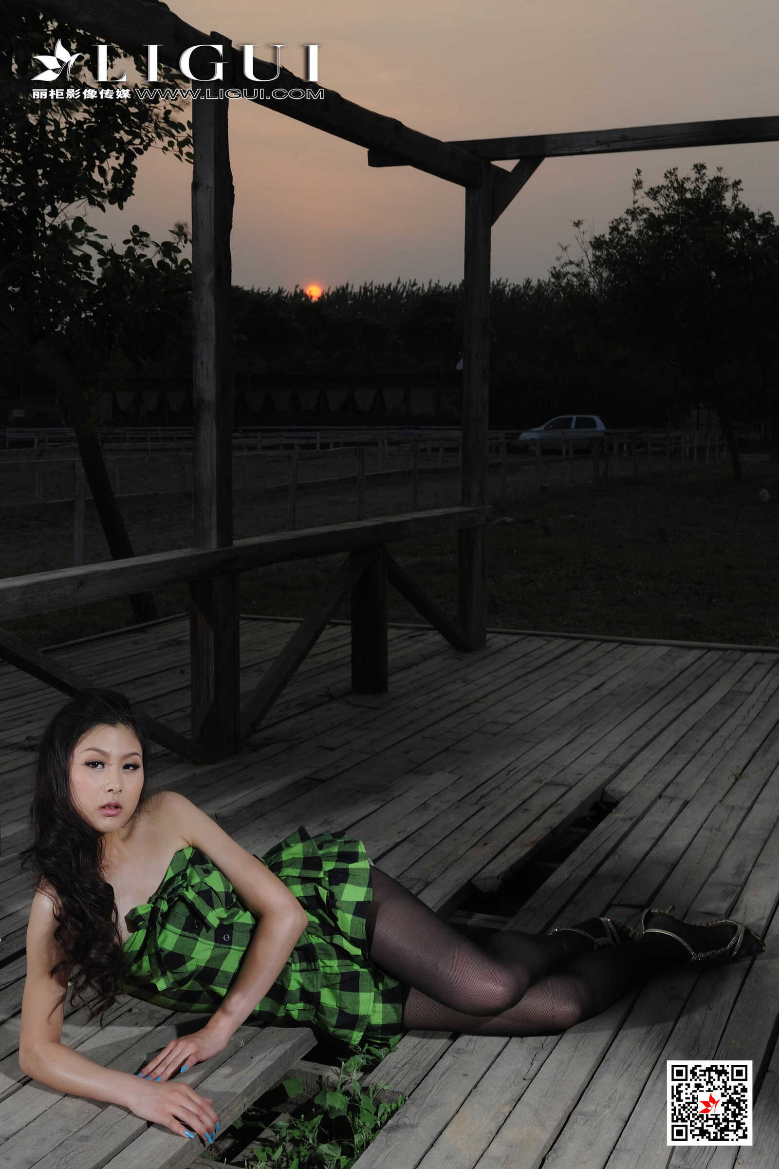 Model 孙跃《户外美丝高跟》 [丽柜LIGUI] 网络丽人第1张