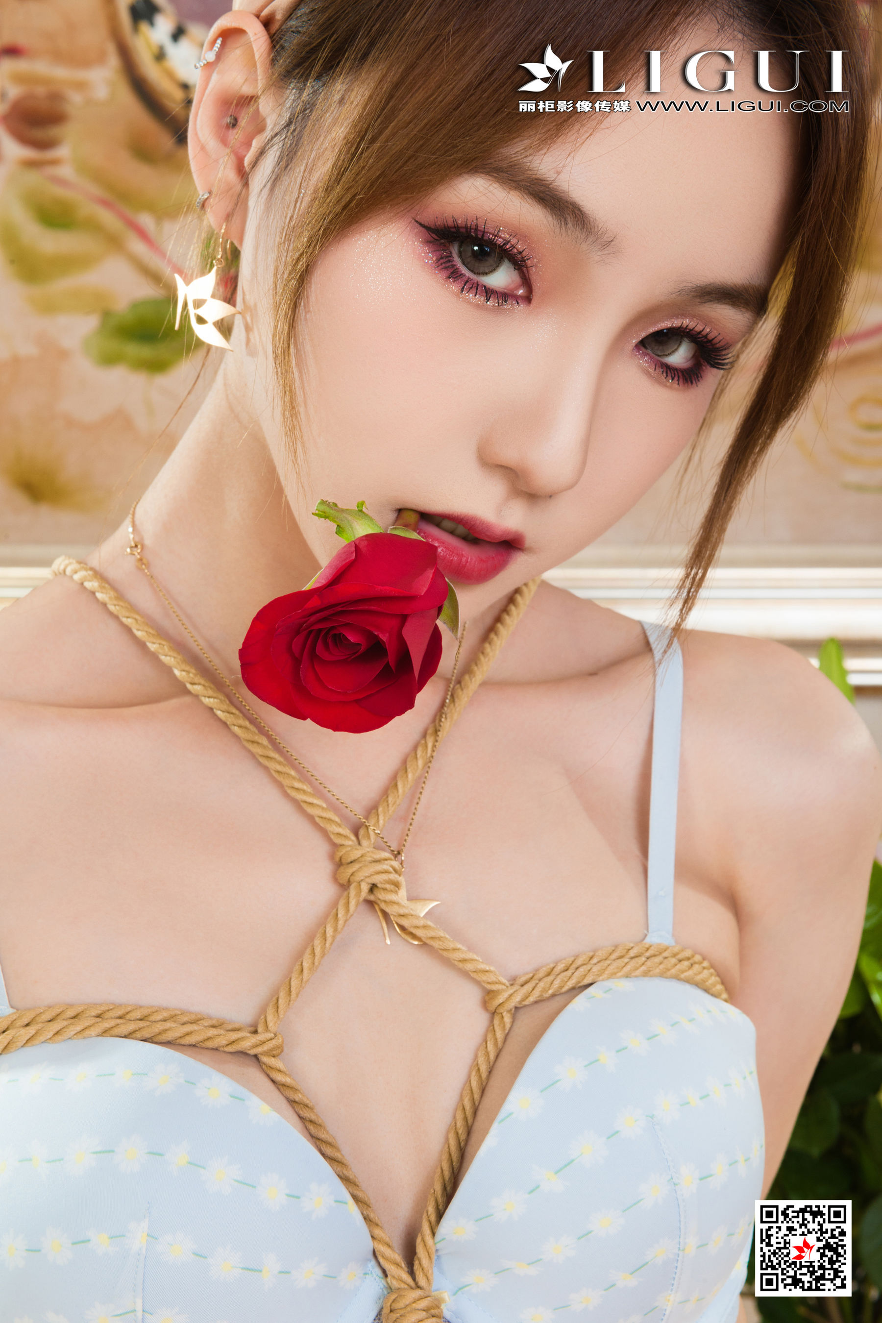 [丽柜Ligui] 网络丽人 Model 心心 《龟缚花蕊》 写真套图第6张