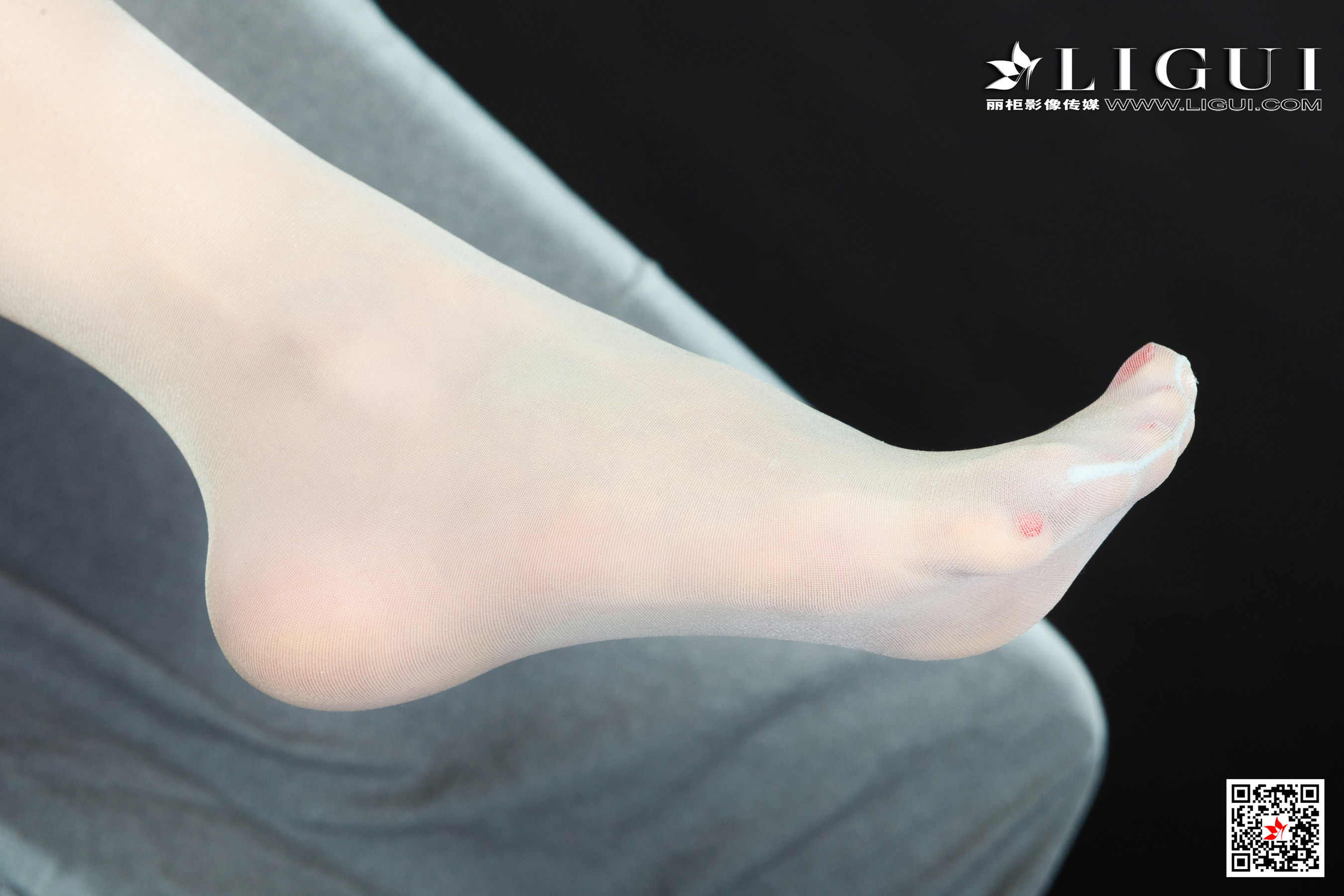 [丽柜Ligui] Model 汐汐 《颜丝香吻》 写真套图第8张