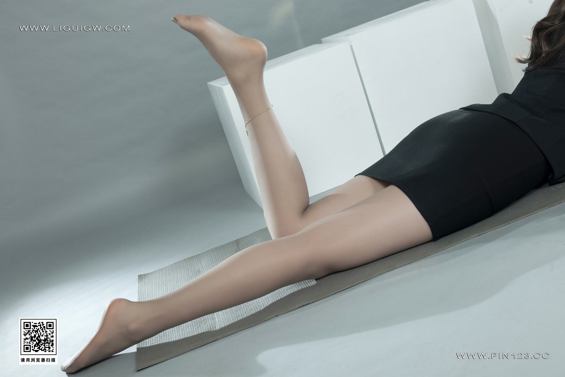 [Ligui丽柜] 2024.09.30《行政OL》瑞雪第1张