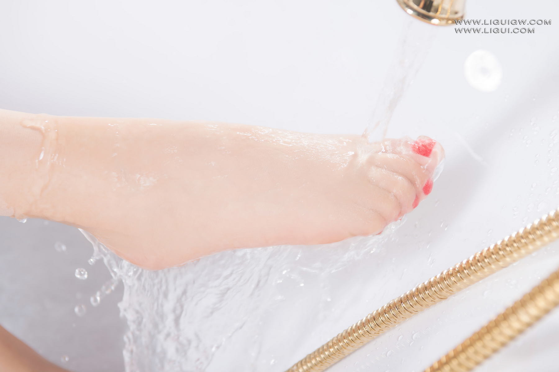 [Ligui丽柜] 2025.05.21 白纱浴缸魅惑时刻 Zi‘er第28张