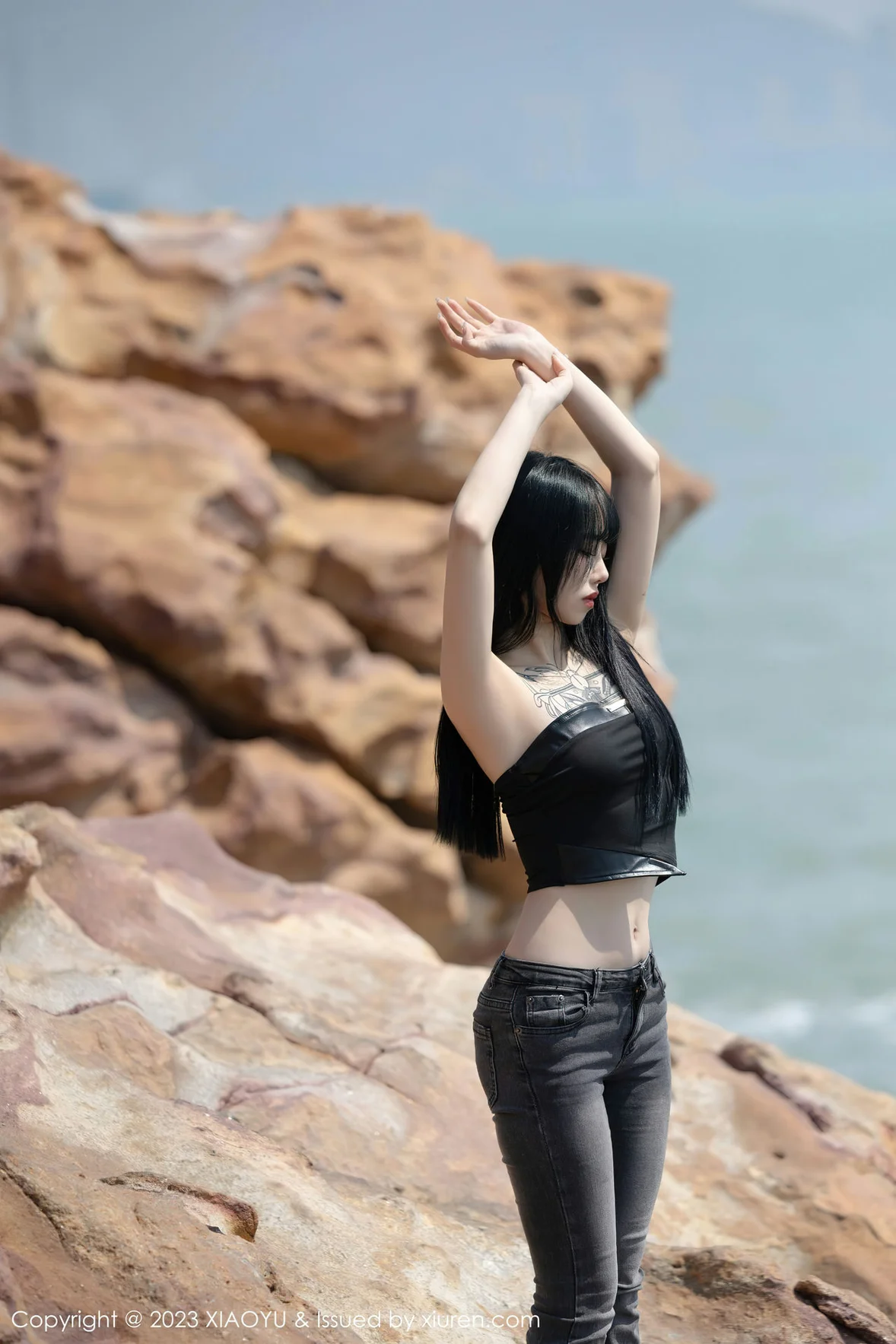  XIAOYU 语画界 Vol.1047 奶瓶. 性感蛋黄色性感写真 [99P]第5张