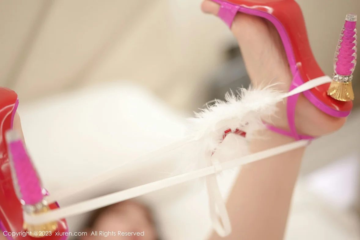  XiuRen 秀人 No.7220 朱可儿Flora 白色长裙迪拜旅拍 [80P]第21张