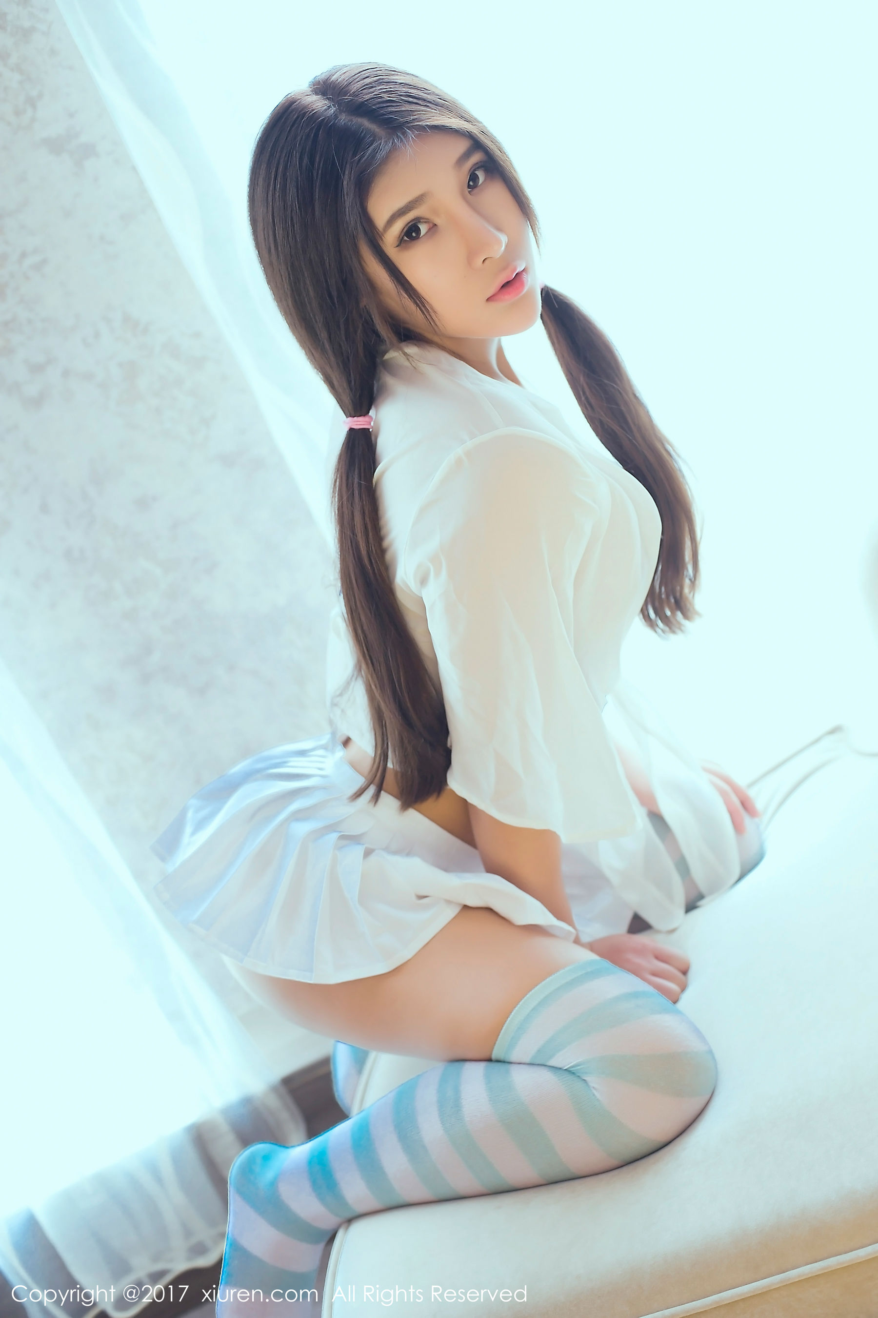 当然是小熊呀《绝好蜜桃臀细腰》 秀人网XIUREN No.783第2张