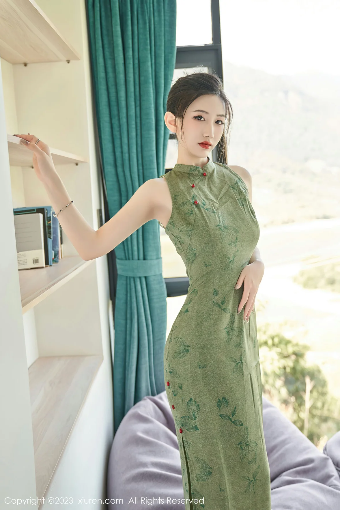  XiuRen 秀人 No.7181 沈青黛 翠绿色旗袍性感写真 [99P]第11张