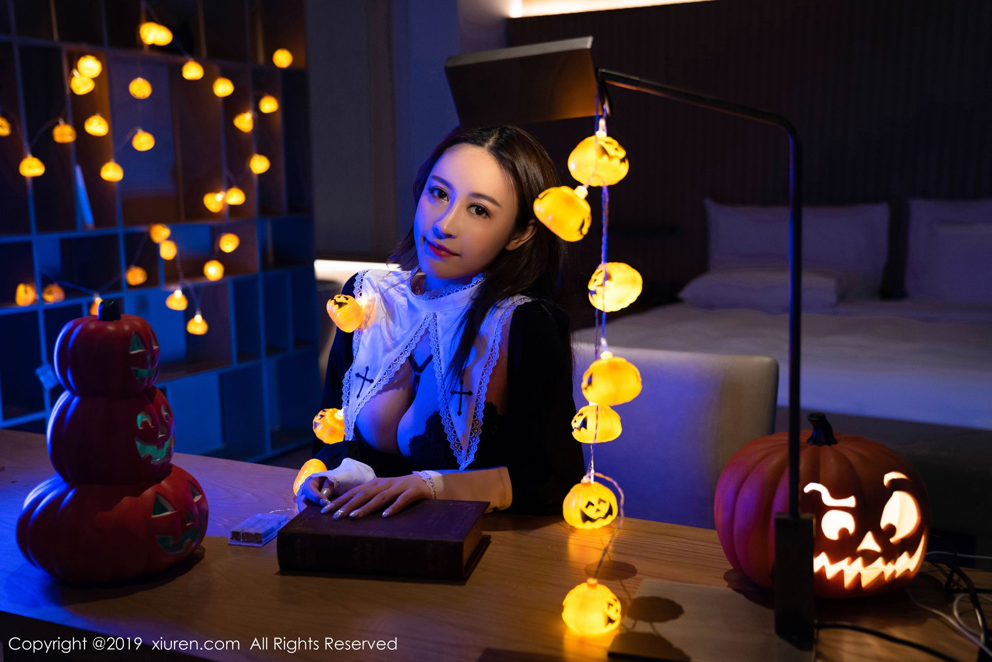 [Xiuren绣人网]XR20191125N01802 2019.11.25 NO.1802 凹凸有致惹火迷人的美女 周井空[42+1P]第9张