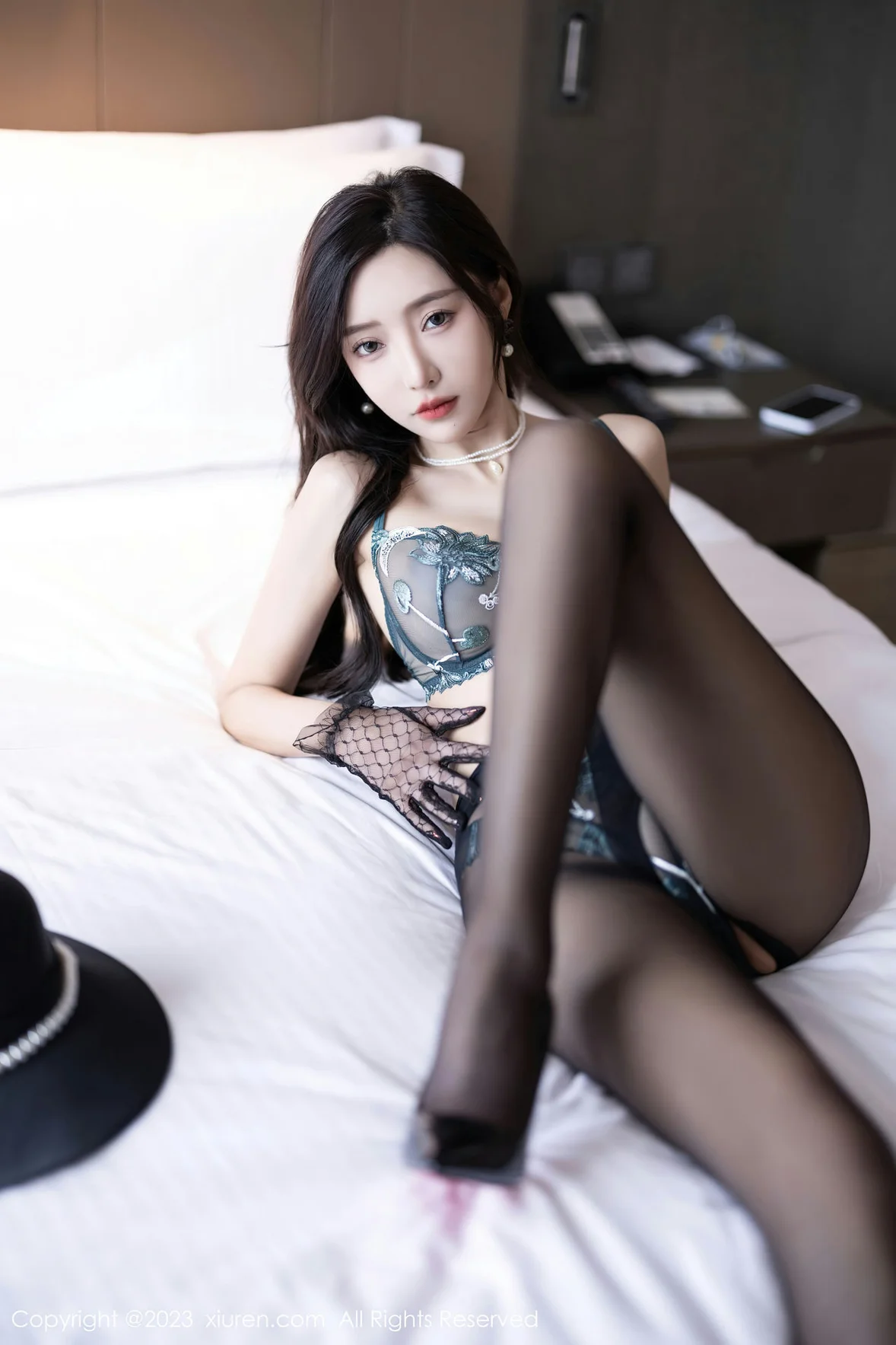  XiuRen 秀人 No.7048 王馨瑶yanni 气质高跟黑丝 [82P]第15张