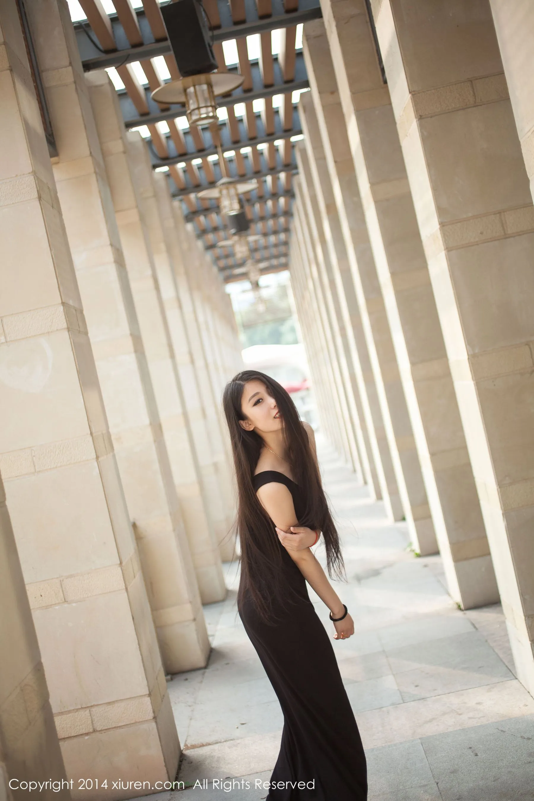 无敌美臀妹子战姝羽Zina 秀人网 No.169第4张