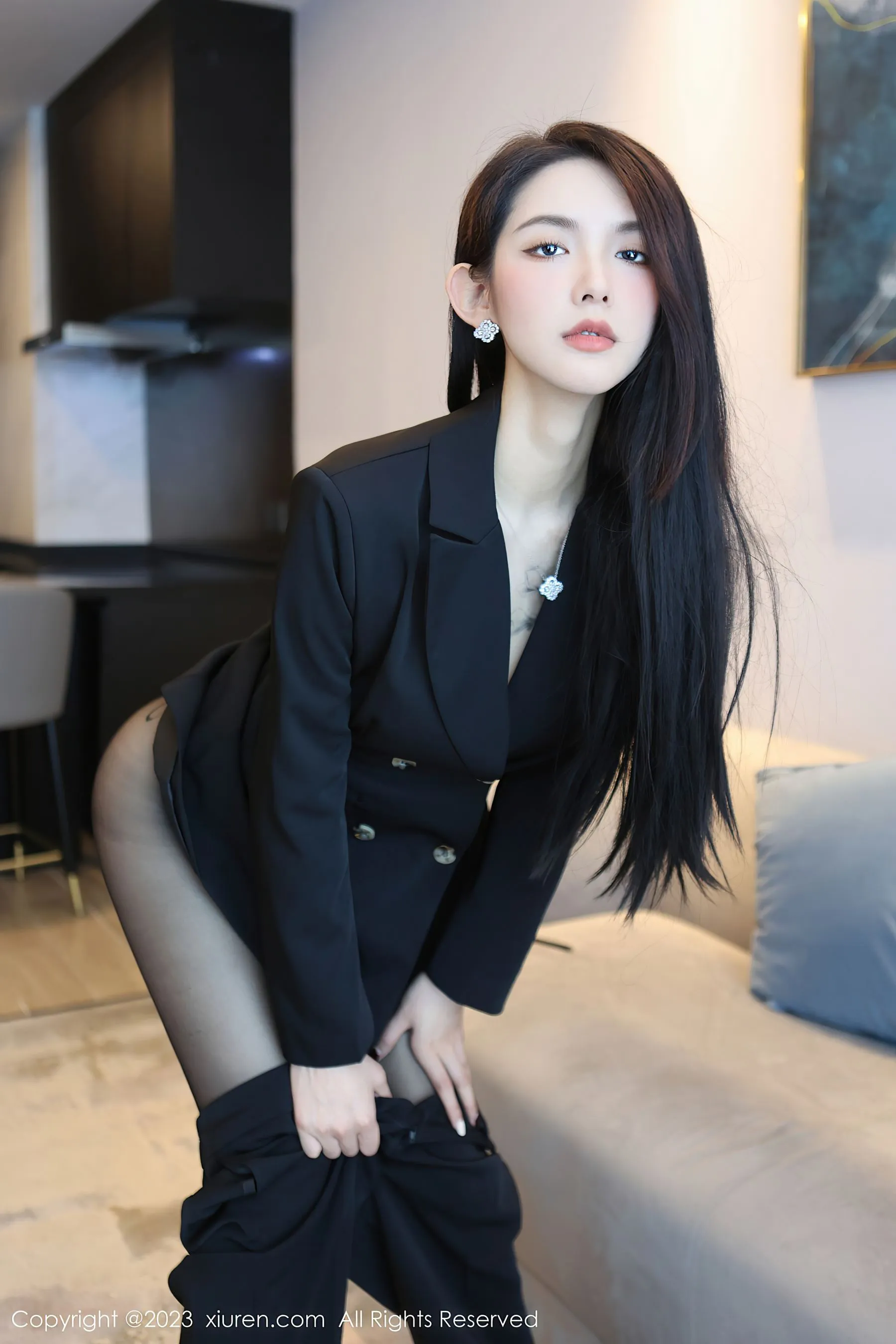 秀人网 No.6576 乔一一 黑丝美腿第24张