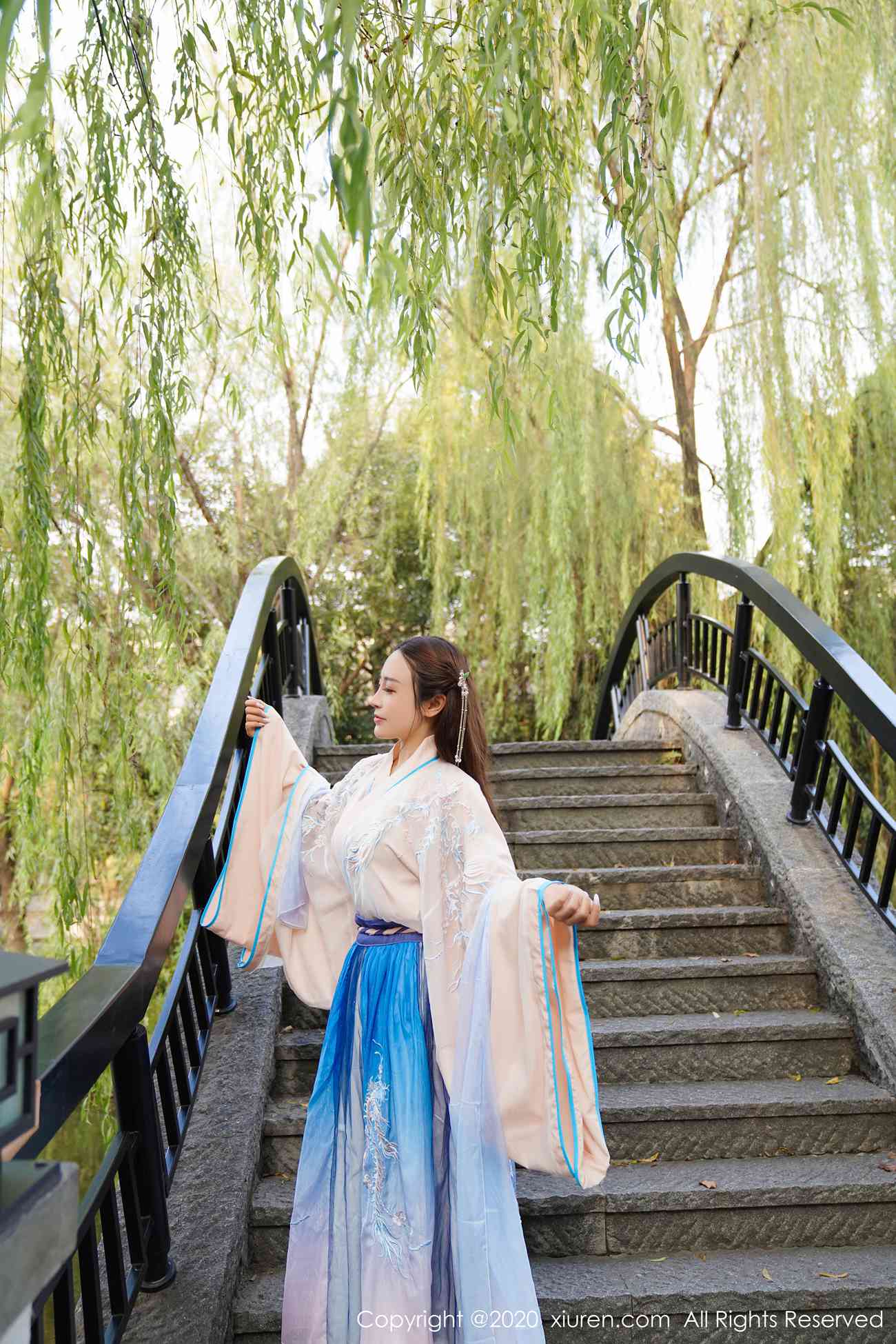 [Xiuren绣人网]XR20200218N01983 2020.02.18 NO.1983 古典韵味与姓感十足的古典装扮 周井空[41+1P]第8张