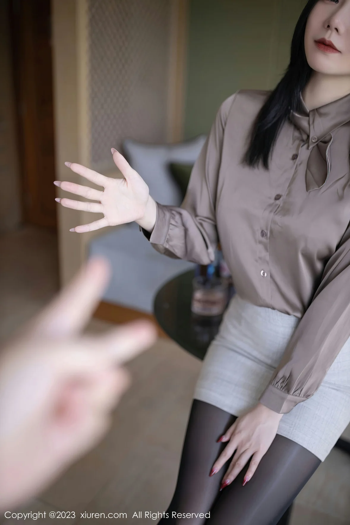  XiuRen 秀人 No.6951 安然anran 灰色职业Ol泰国旅拍 [80P]第6张