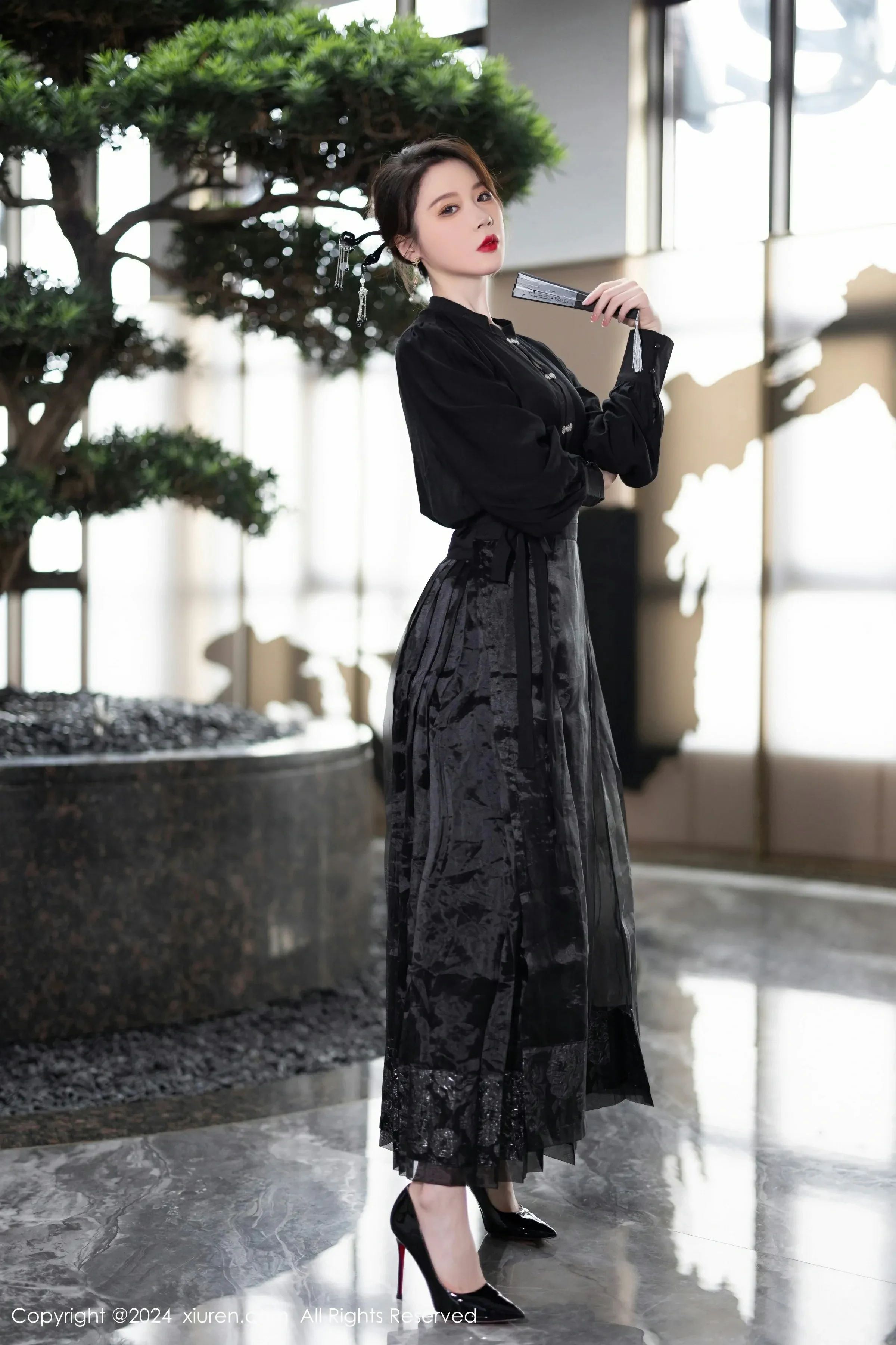  XiuRen 秀人 No.8465 梦心玥 [82P]第5张