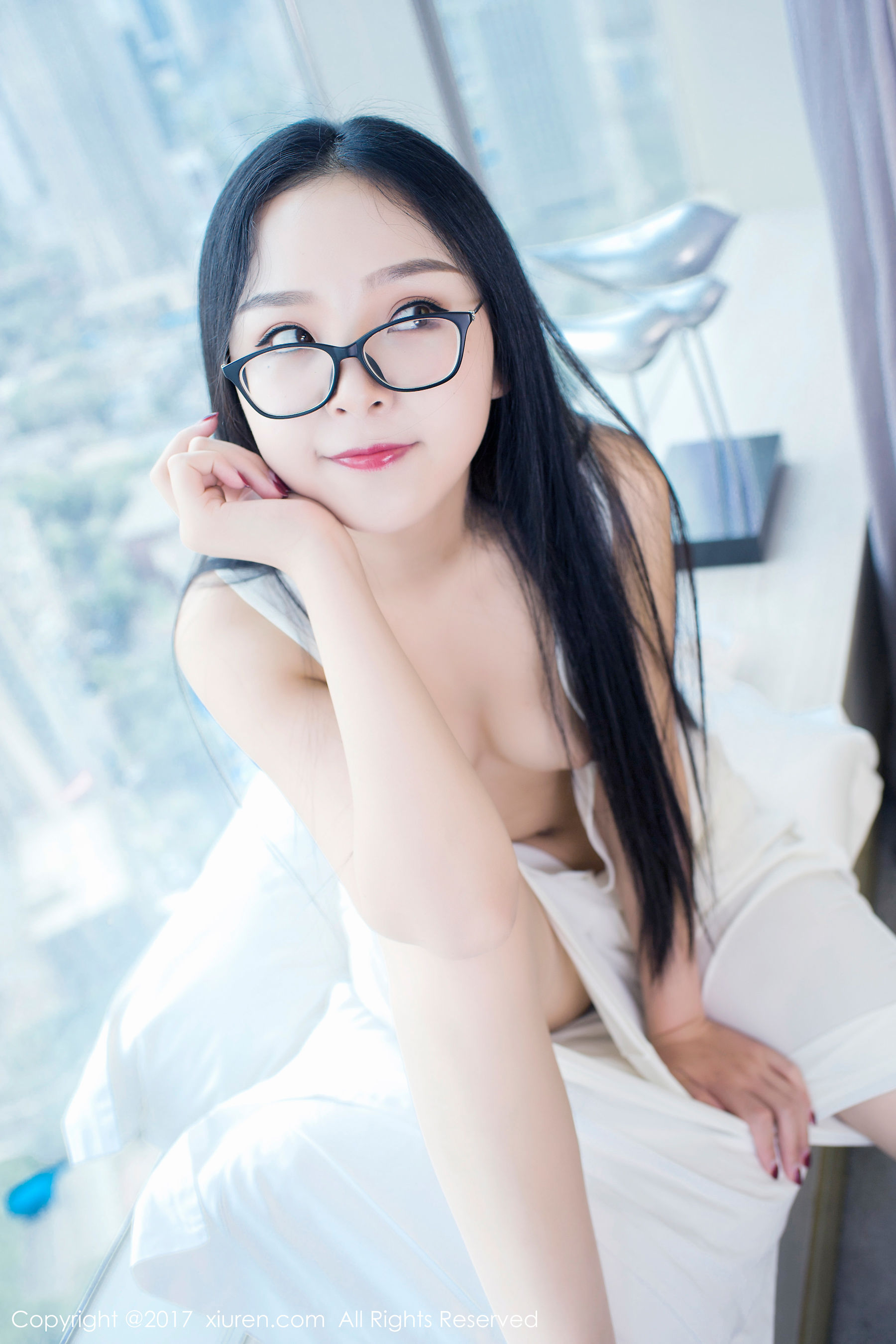 智齿小模特@花花李《深V连衣裙+死库水》 秀人网XIUREN No.772第6张