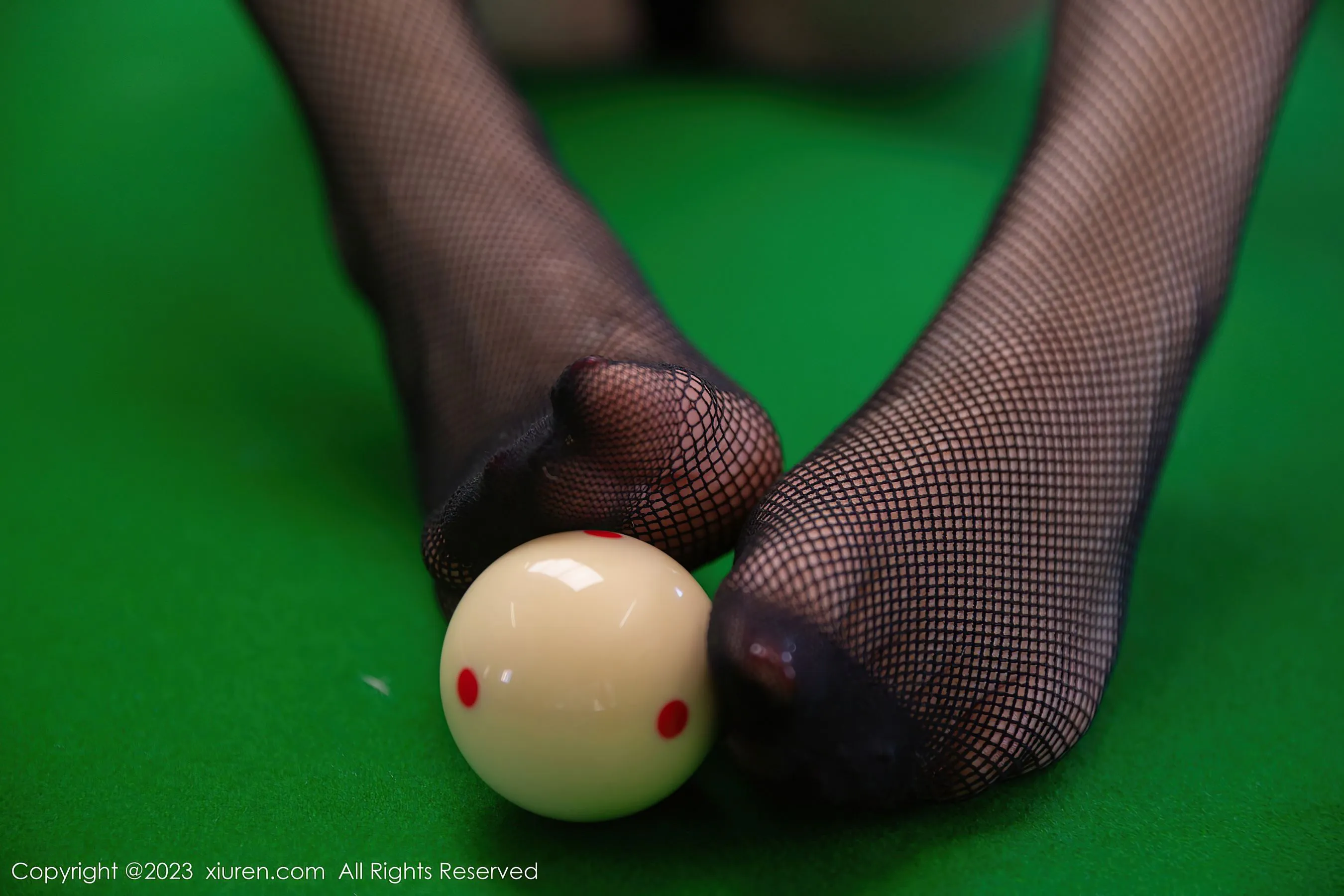  秀人网 No.6283 是小逗逗 桌球美腿第29张