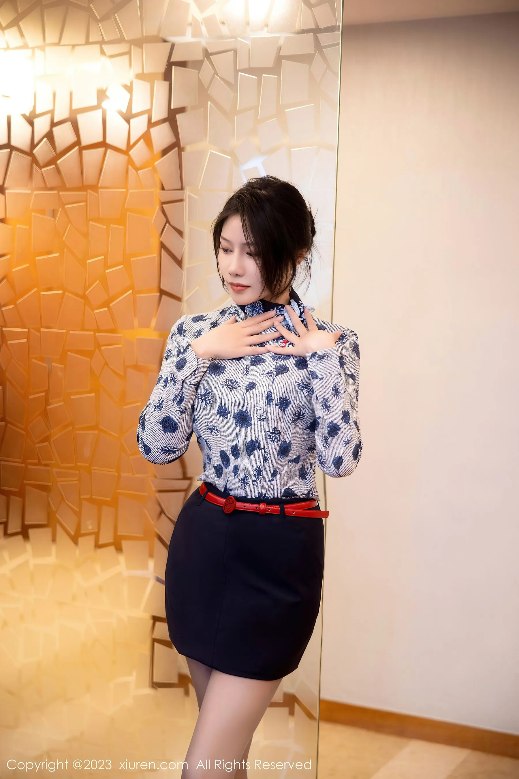  秀人网 No.6338 王楚璇 新人制服短裙第17张