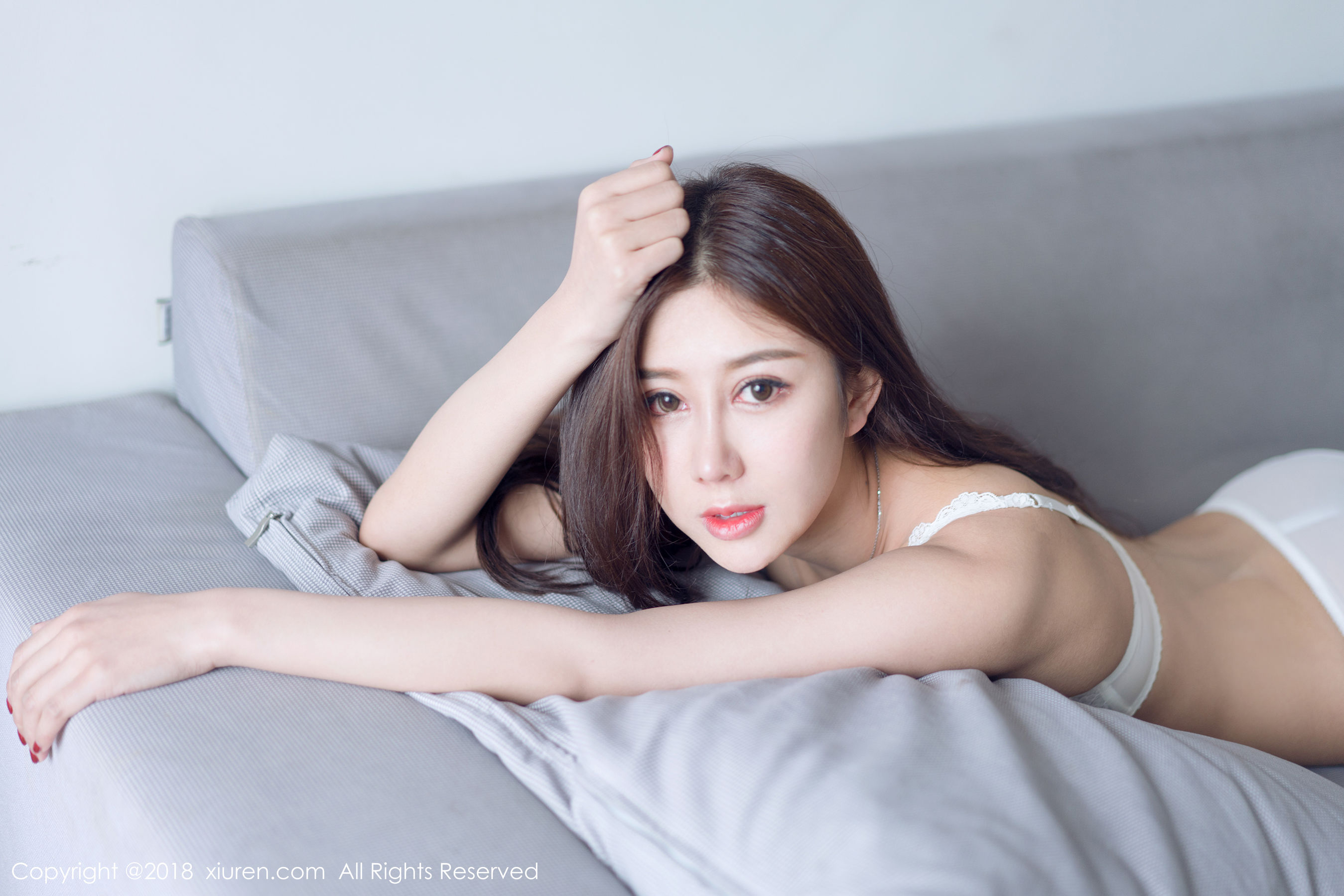  模特@晓梦may《不愿醒的美梦》 XiuRen 秀人网 No.1016第5张