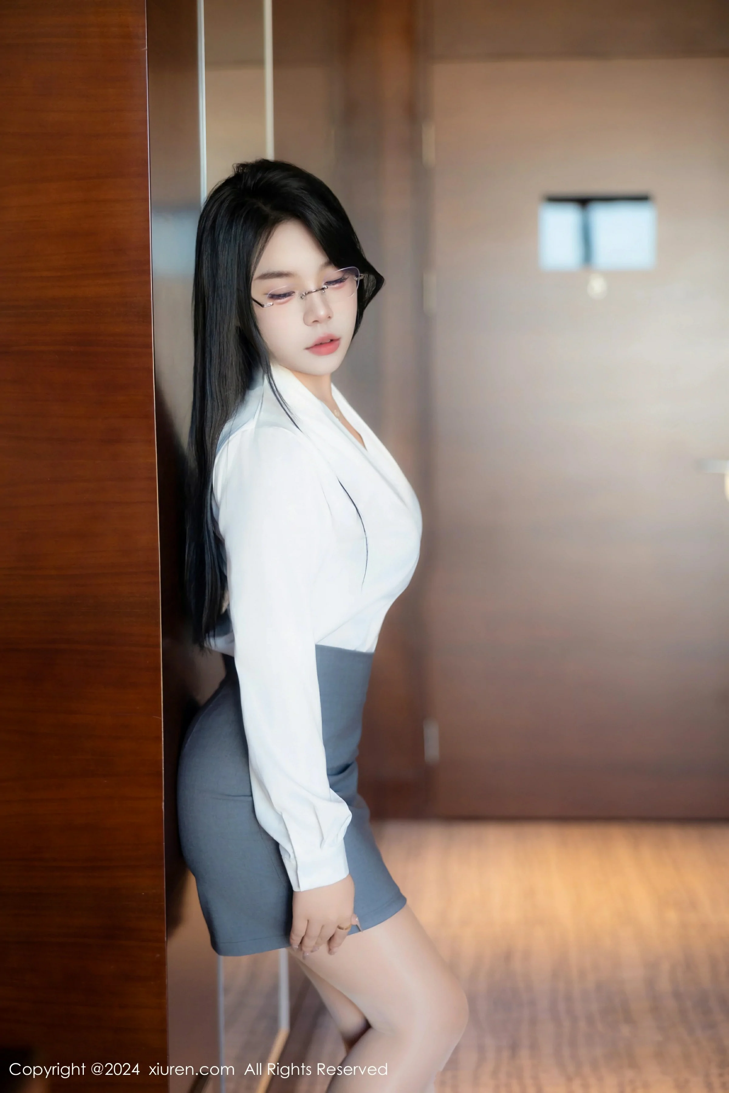  XiuRen 秀人 No.8989 麦田 新人模特 [83P]第1张